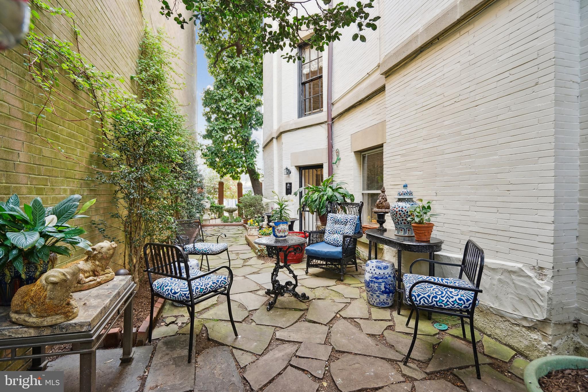 WOODLEY PARK - Residential