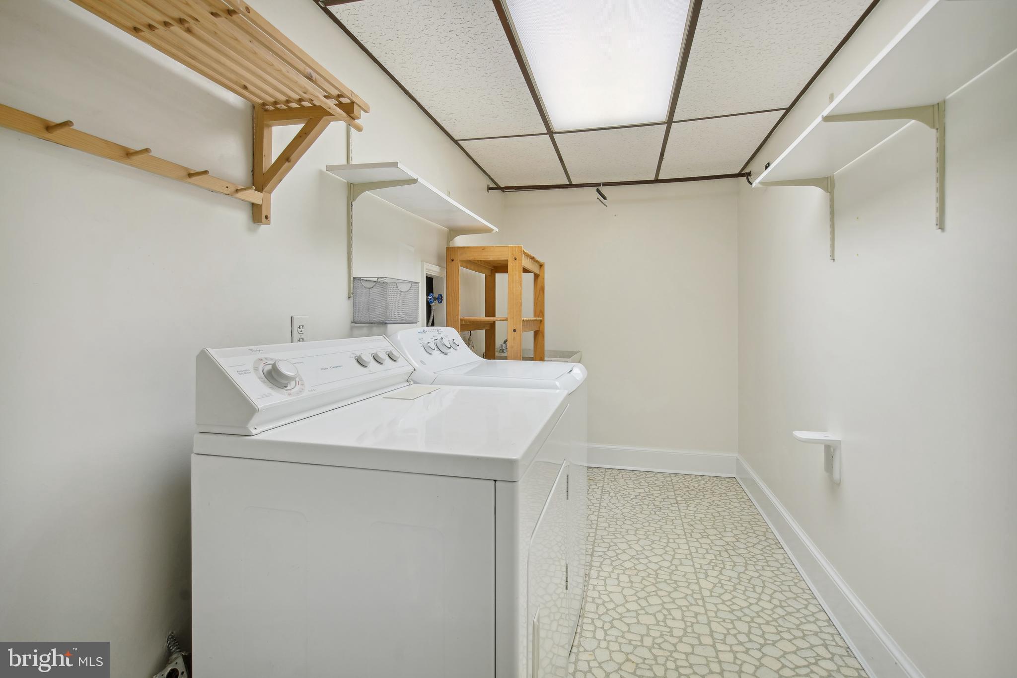 WOODLEY PARK - Residential