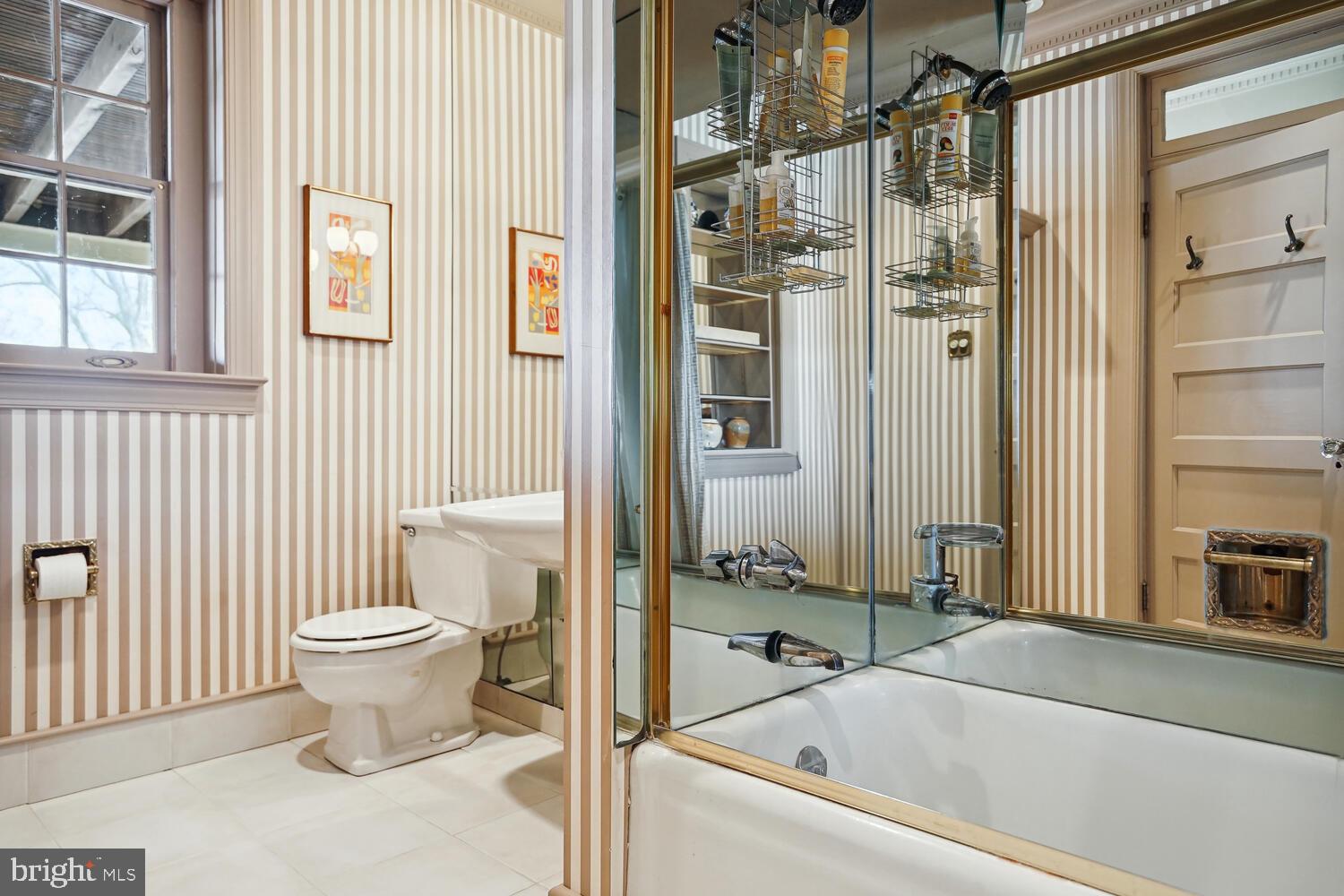 WOODLEY PARK - Residential