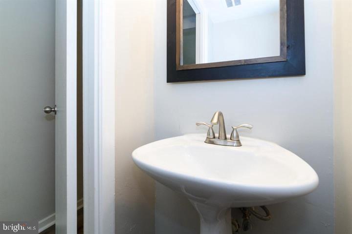 5443 HILDEBRAND COURT