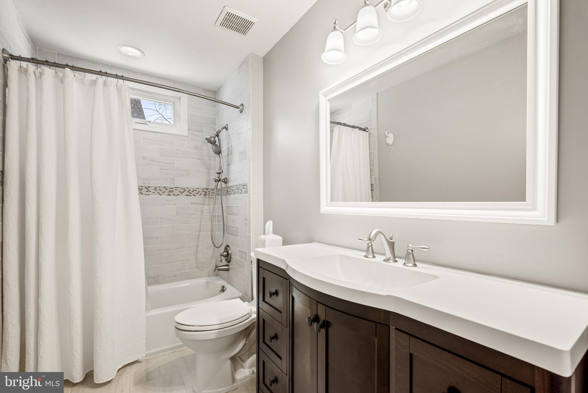 BOW TREE - Residential