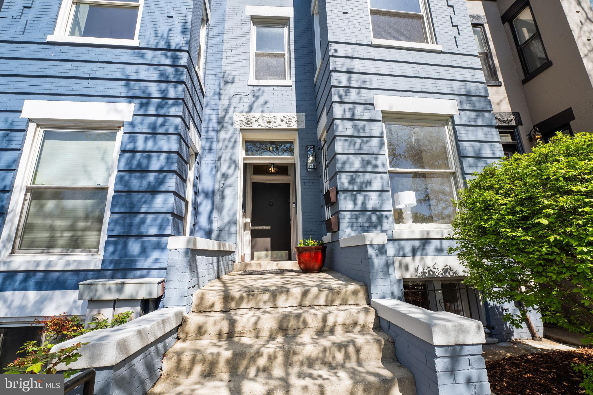 18 RHODE ISLAND AVENUE NE