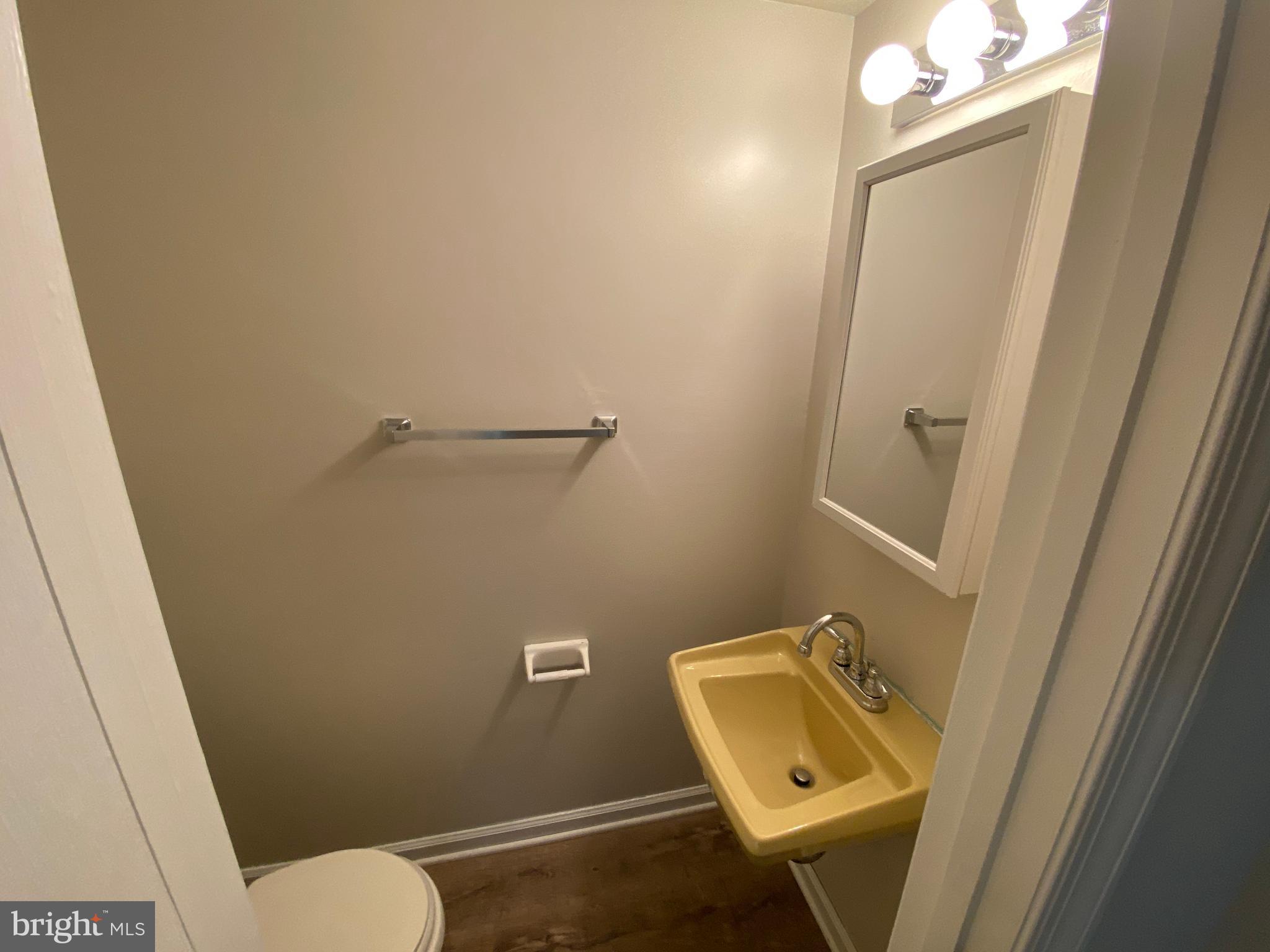 OLDE GREENWICH - Residential Lease