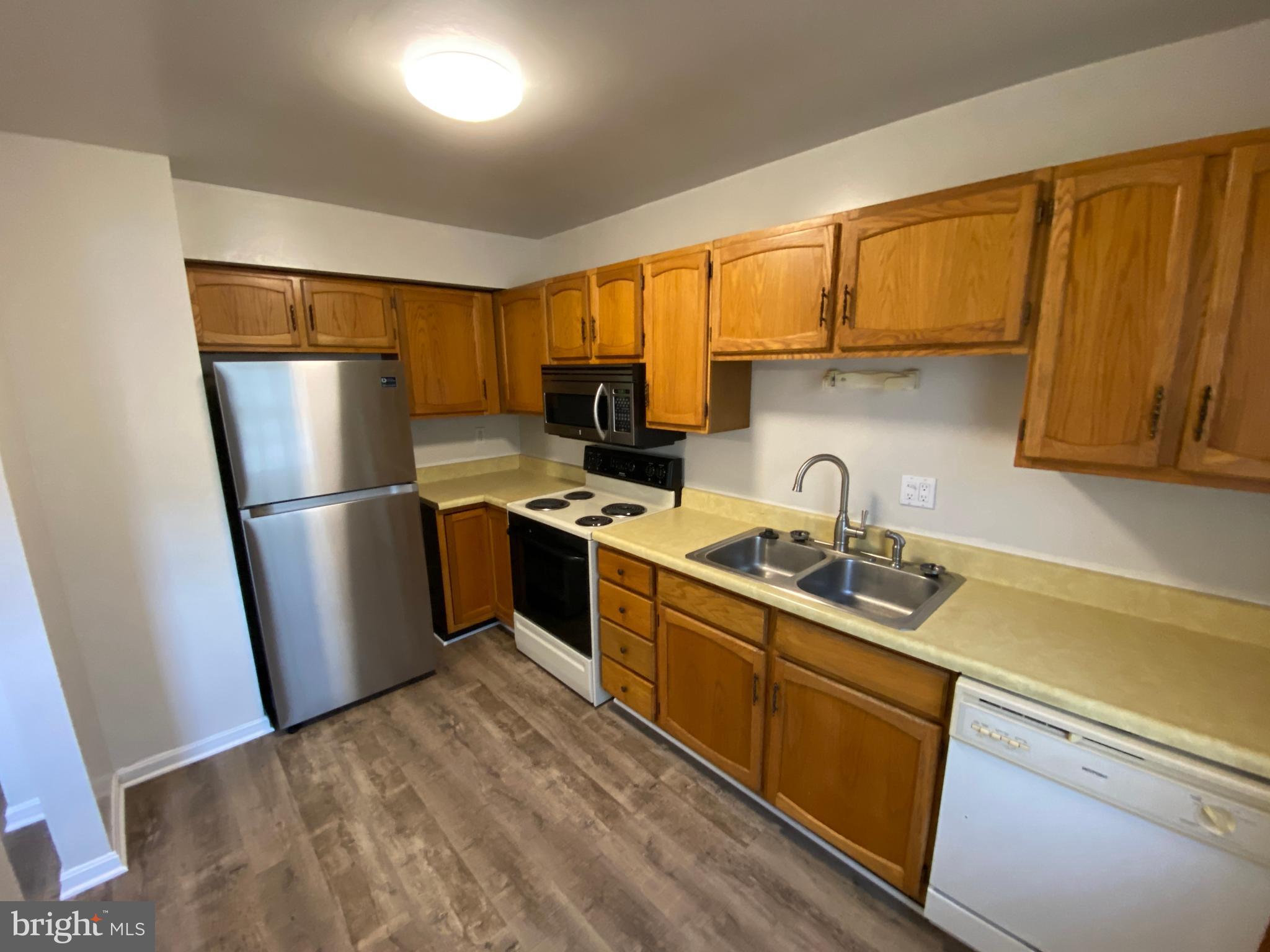 OLDE GREENWICH - Residential Lease