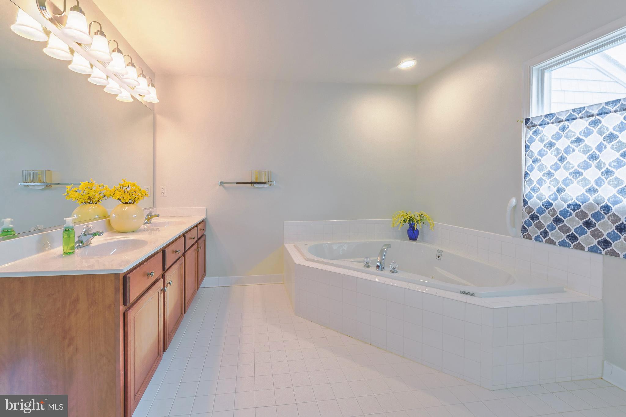 THOMPSON CREEK TOWNHOMES - Residential