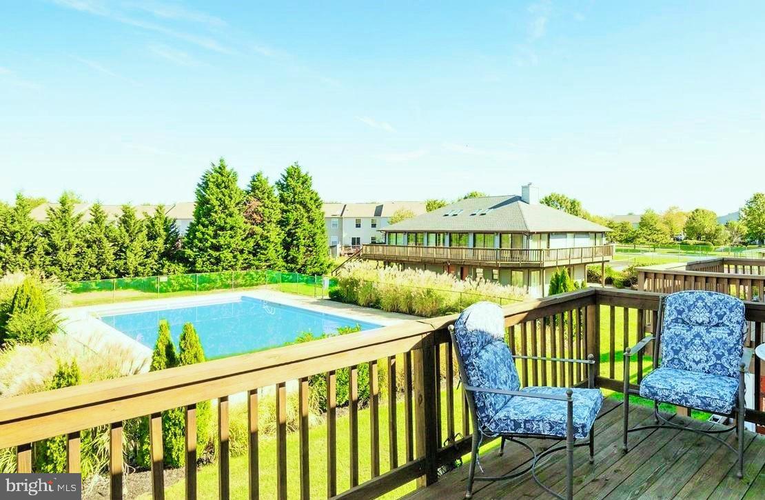 THOMPSON CREEK TOWNHOMES - Residential