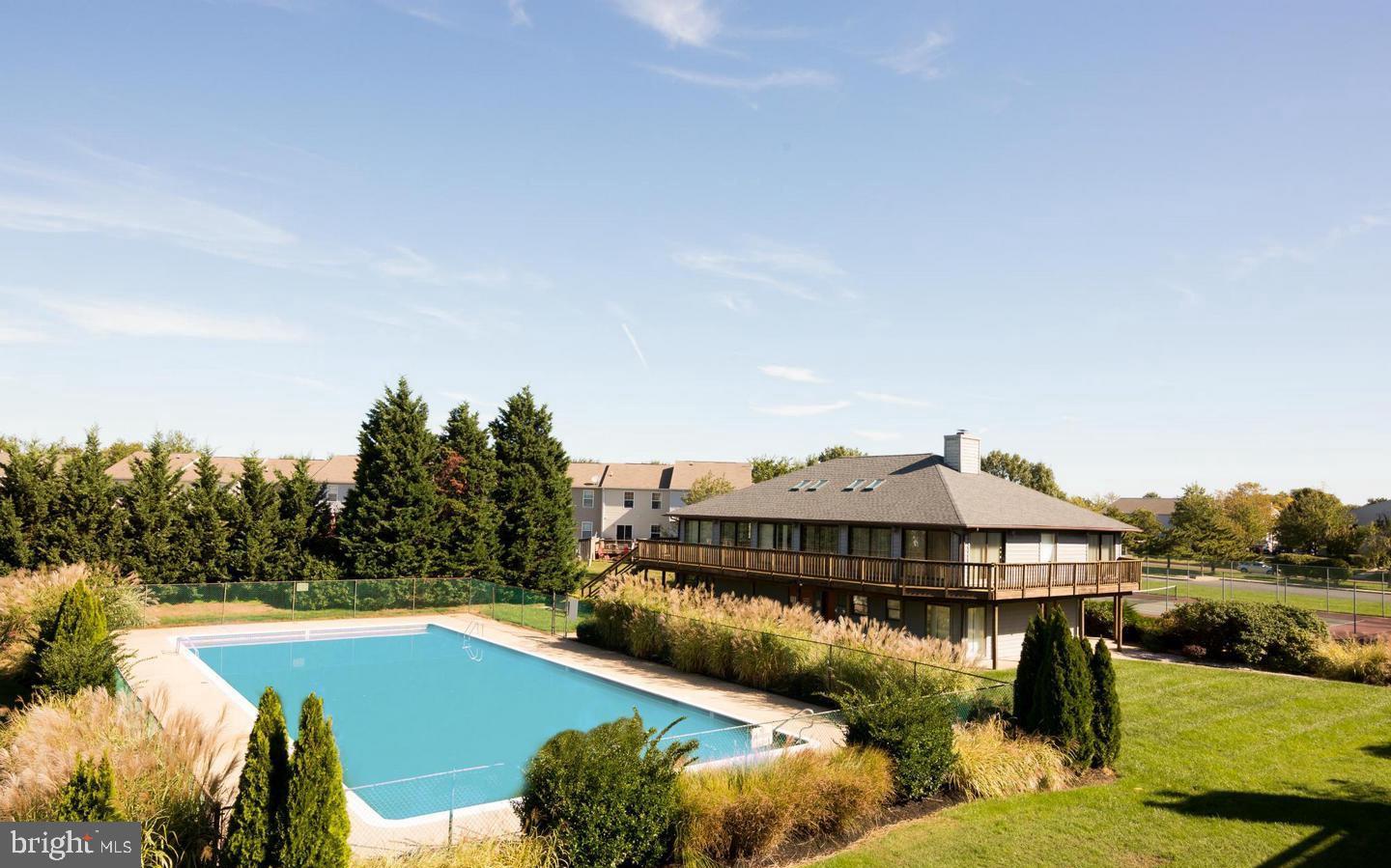 THOMPSON CREEK TOWNHOMES - Residential