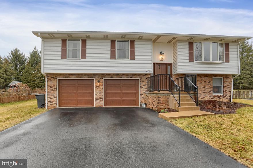 Located in the desirable Dalevue neighborhood, this 3-bedroom, 2.5-bath home offers practicality and comfort. As you step inside, natural light fills the sun-soaked family room through a large bay window, seamlessly connecting to the inviting dining area. The kitchen is designed for functionality with ample cabinet space and a convenient peninsula featuring room for seating – perfect for casual meals and entertaining. Imagine sipping morning coffee or hosting evening gatherings on the inviting composite back deck. The first floor is complete with a spacious primary bedroom with a private full bath, alongside two additional bedrooms and another full bath. The lower level features an oversized family room – perfect for entertaining or transforming into a home office to suit your lifestyle. A half bath and dedicated laundry area add convenience, while the walkout access to the back patio enhances the indoor-outdoor living experience. Ease into daily living with the added convenience of a two-car garage. Situated near Dalevue Park + Centre Hills Country Club/Golf Course, offering easy access to Atherton Street, and located just 2.5 miles from PSU, this home seamlessly combines comfort, style, and location. Take advantage of the walking/bike paths located directly behind the home to soak up the views of Mt Nittany or easily get to local favorites like VooDoo Brewing. Don't miss the opportunity to make this your home!