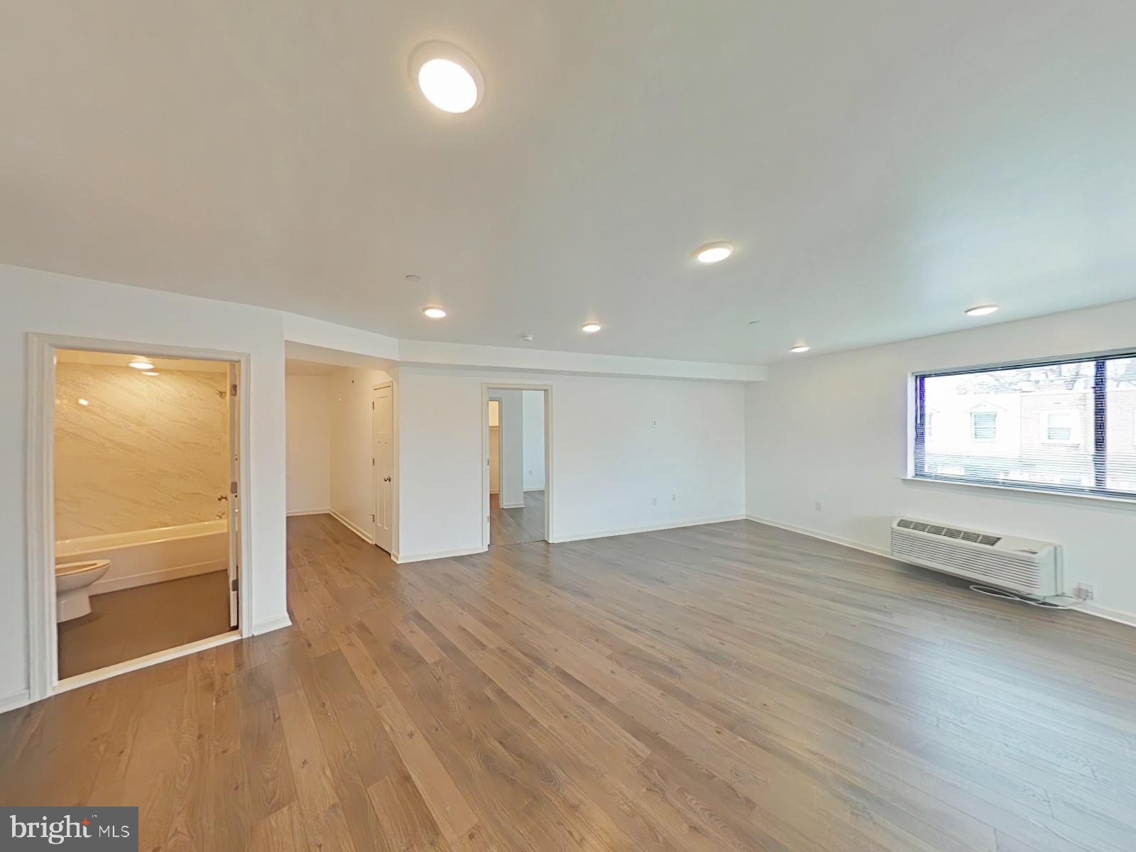 ROXBOROUGH - Residential Lease