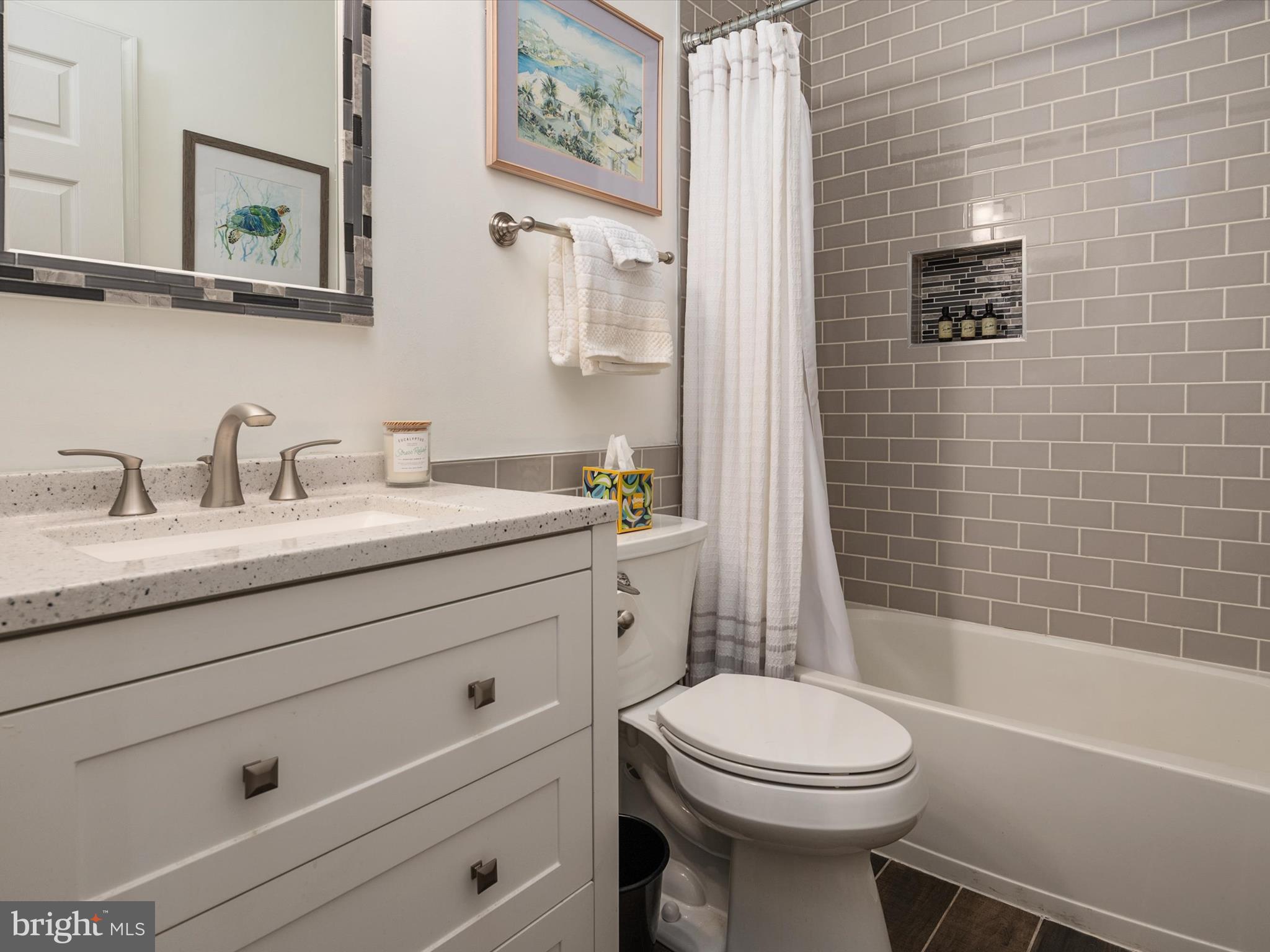 ST ANDREWS CONDOMINIUMS AT BAY HILLS - Residential