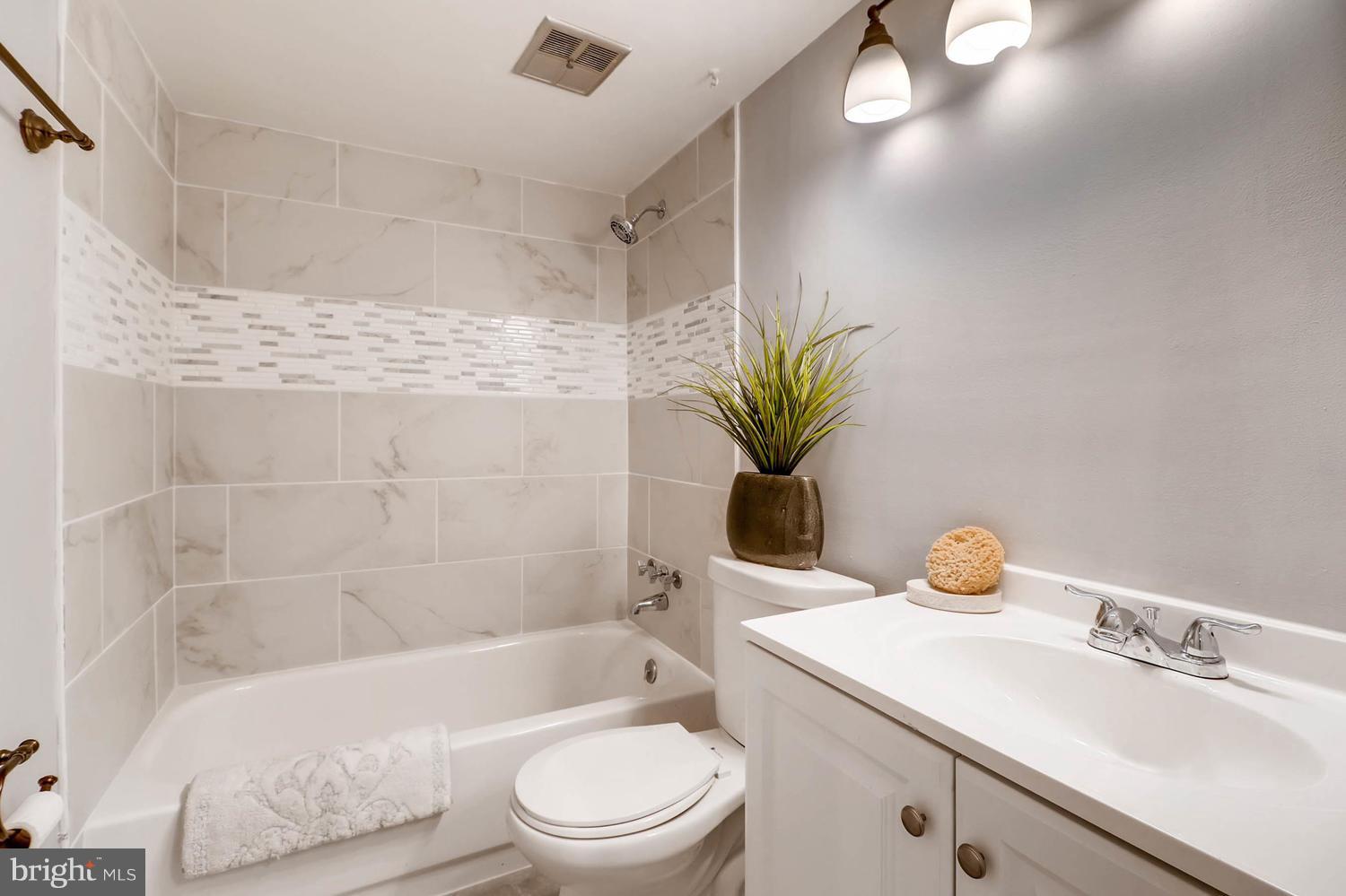 DEERING WOODS - Residential