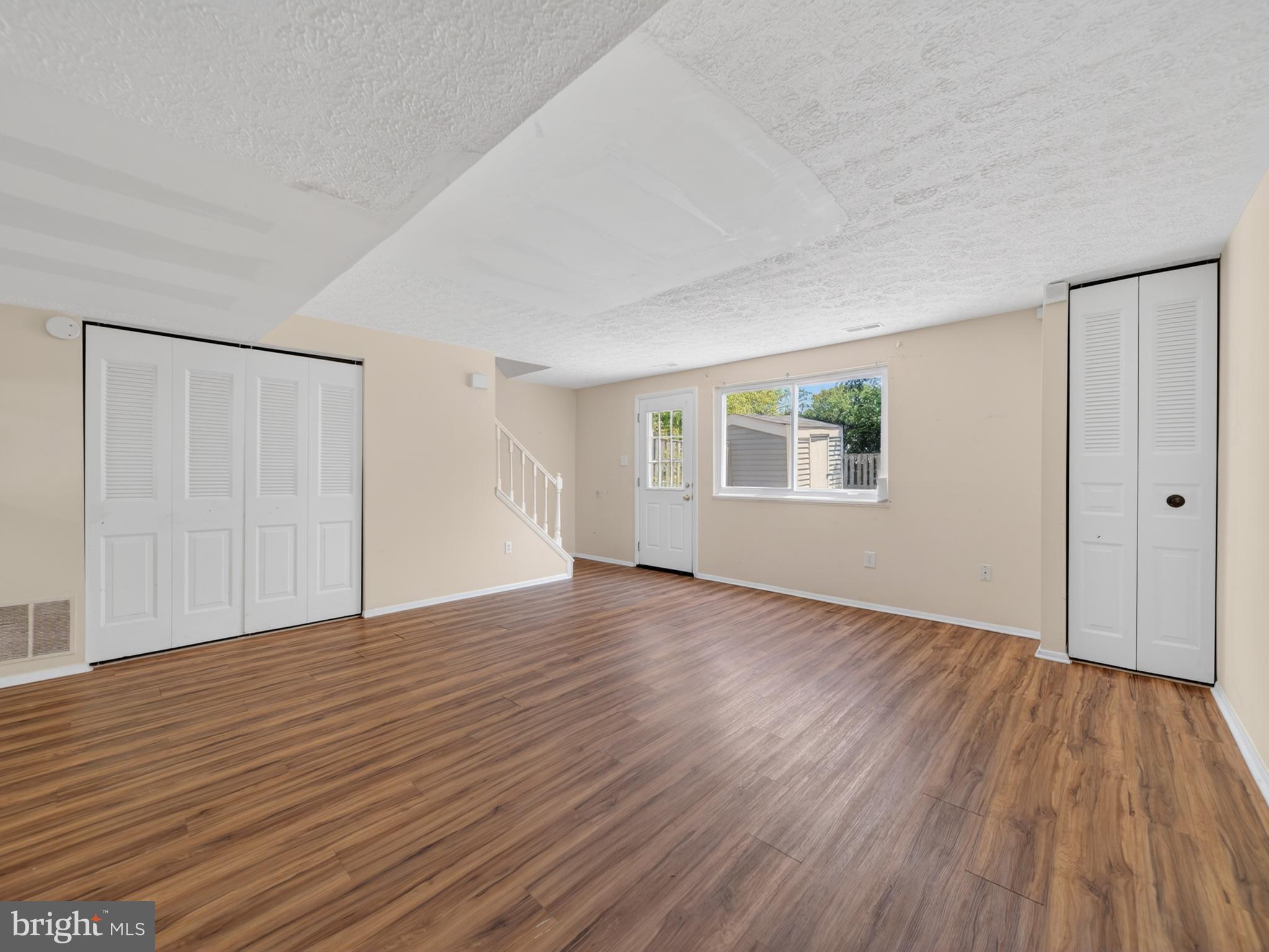 OAK SPRINGS - Residential