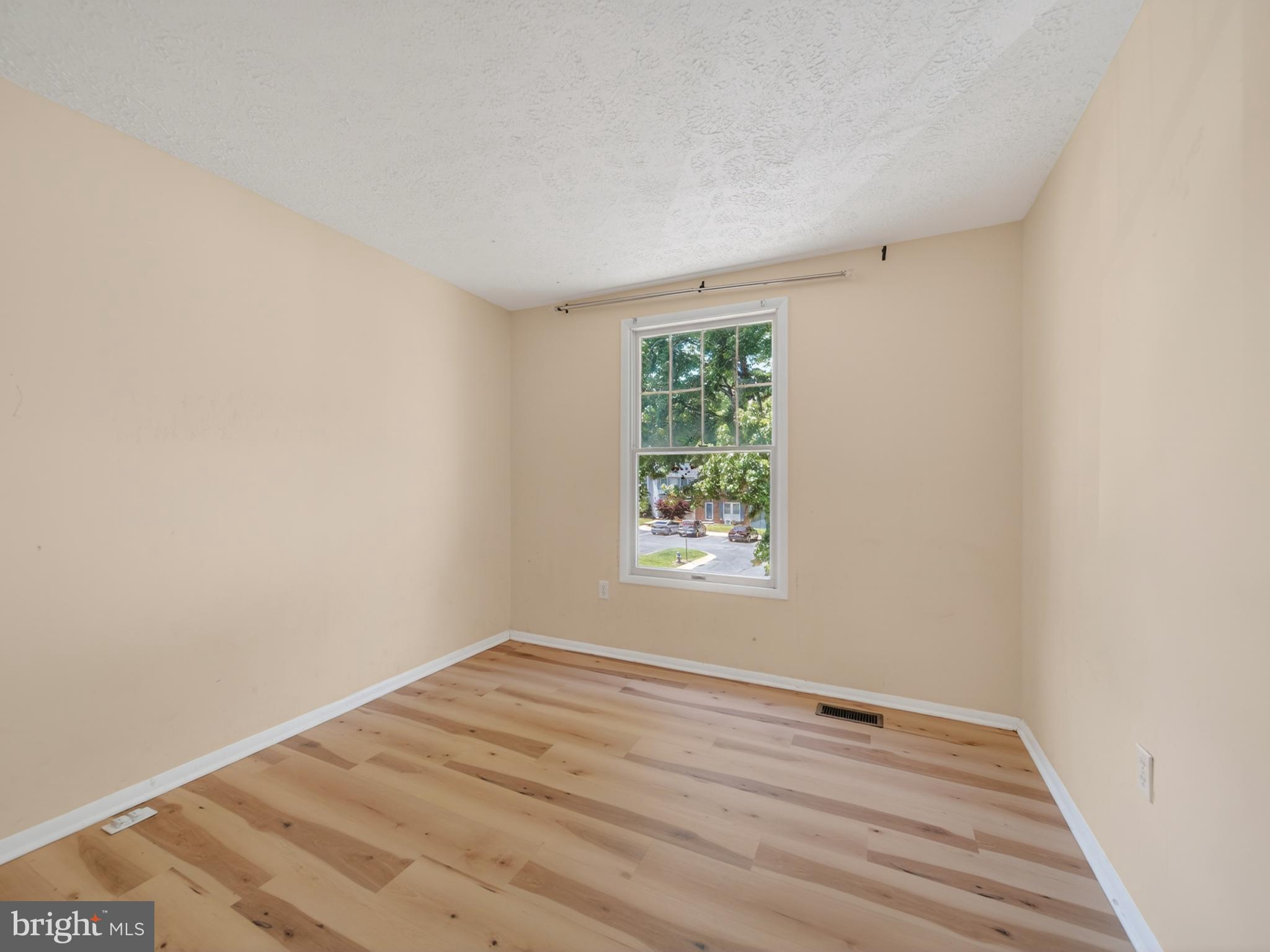 OAK SPRINGS - Residential