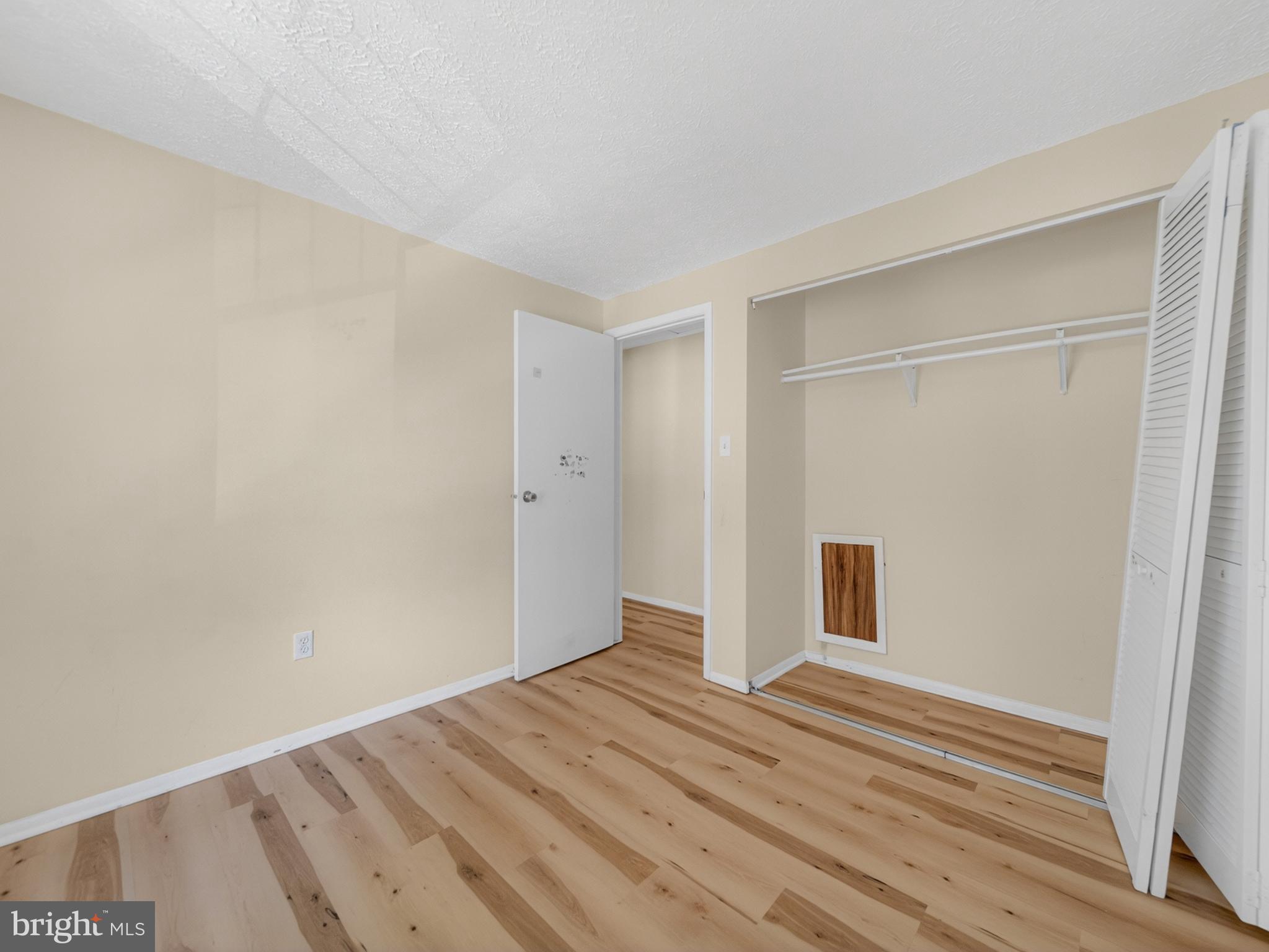 OAK SPRINGS - Residential