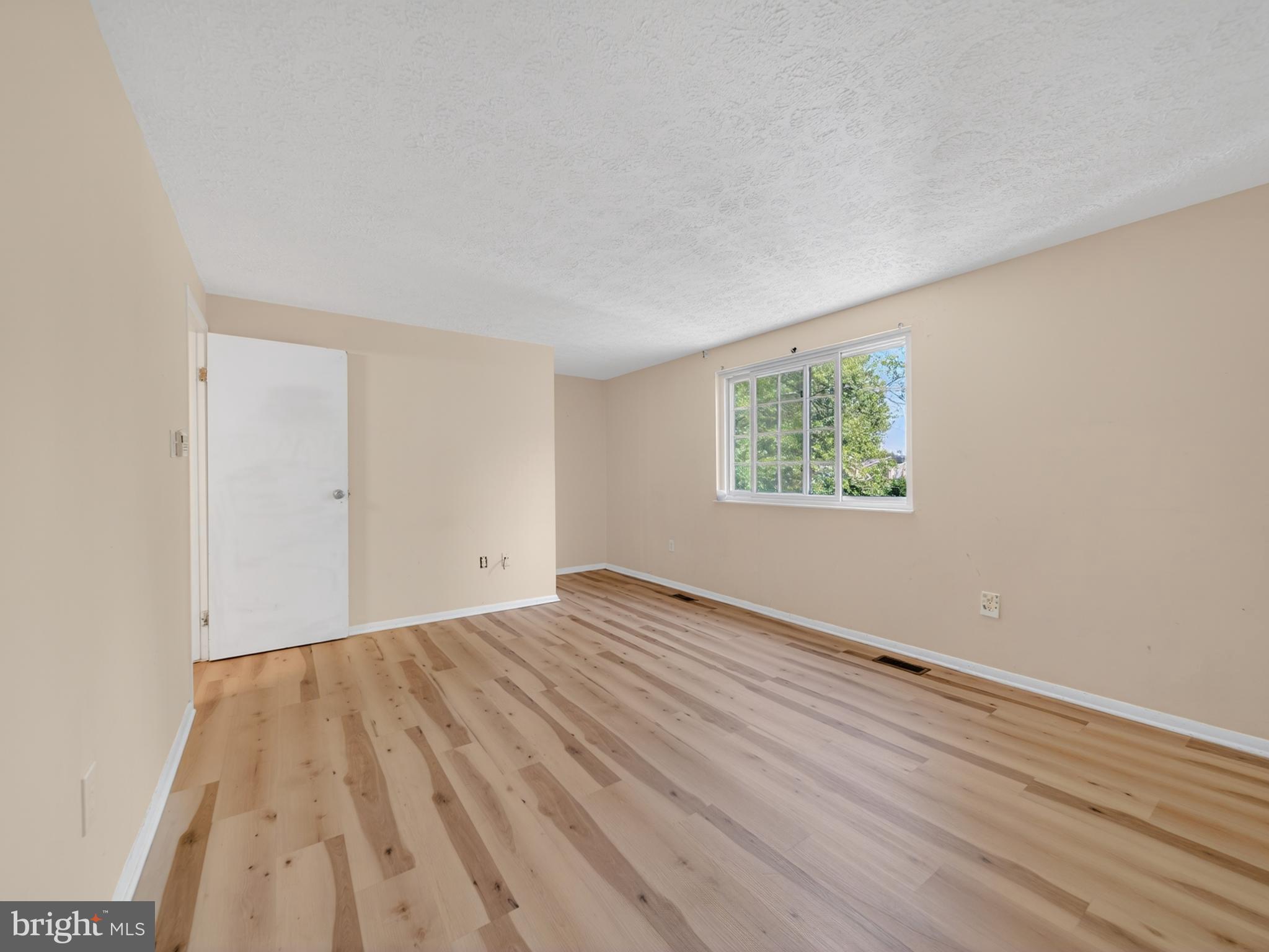 OAK SPRINGS - Residential