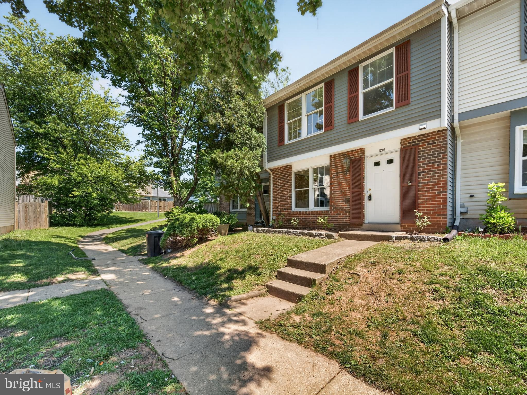 OAK SPRINGS - Residential