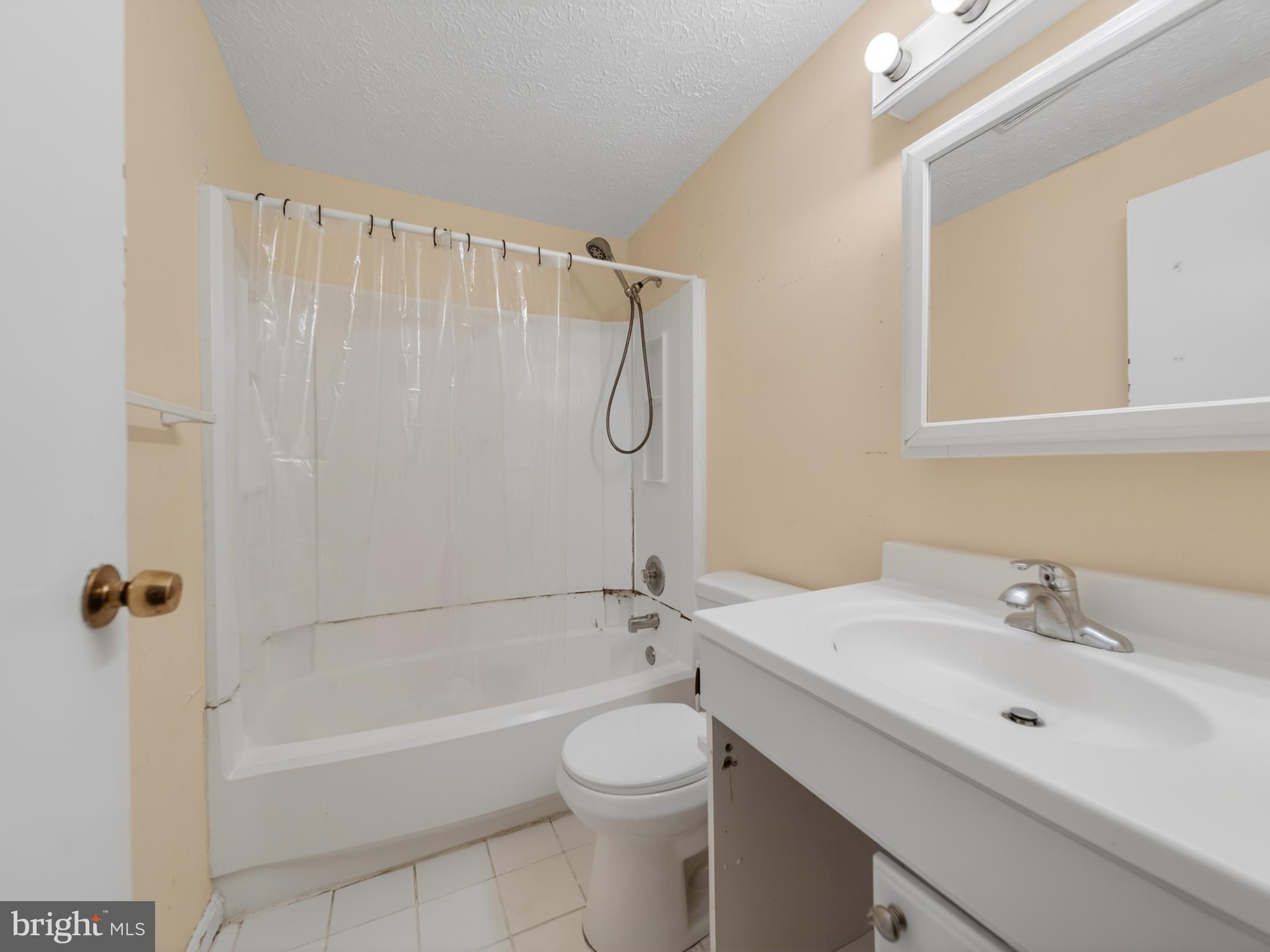 OAK SPRINGS - Residential