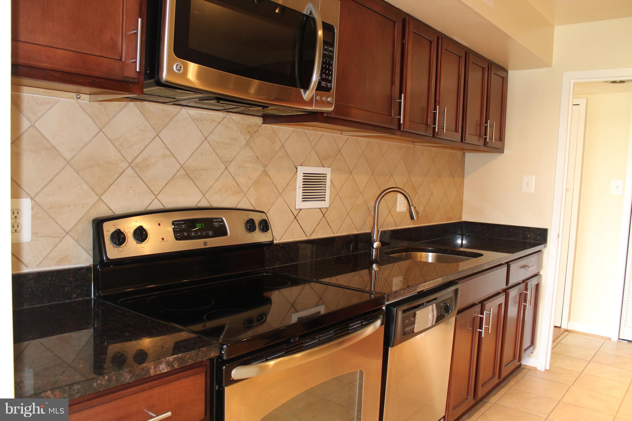 WOODLAKE TOWERS - Residential