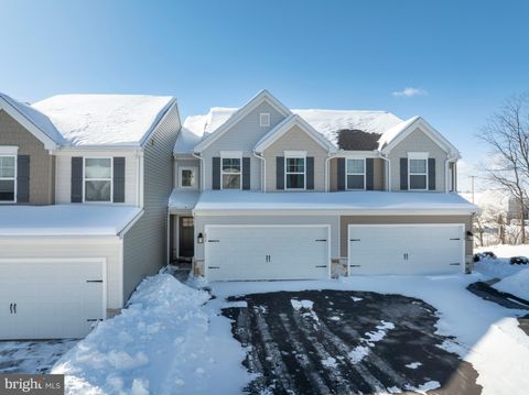 Photo of 277 Isabella Circle, BELLEFONTE, PA 16823 (MLS # PACE2517494)