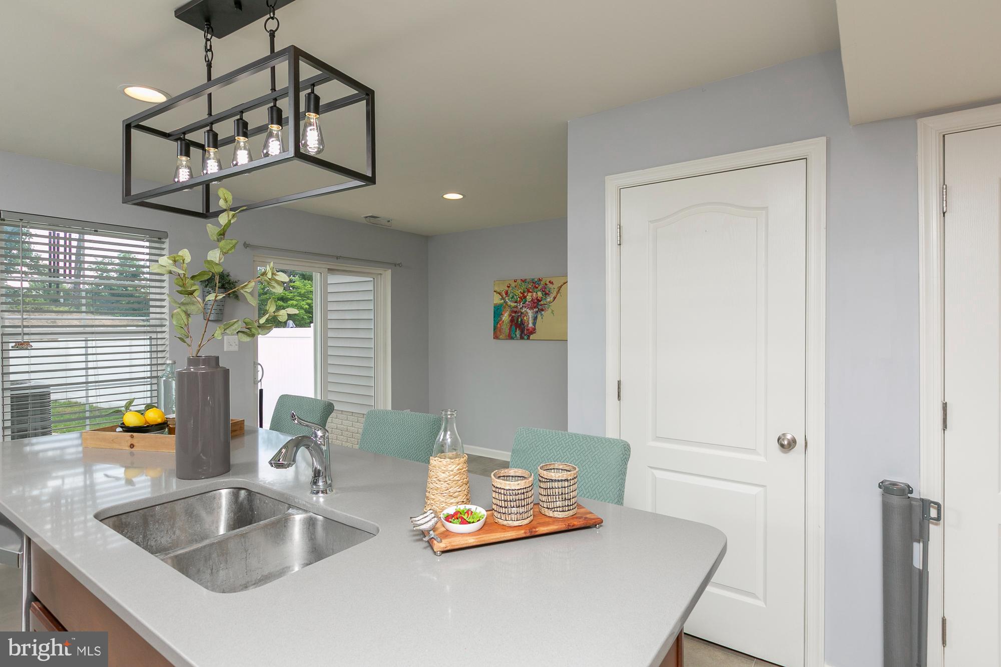 WHISPERING PINES - Residential