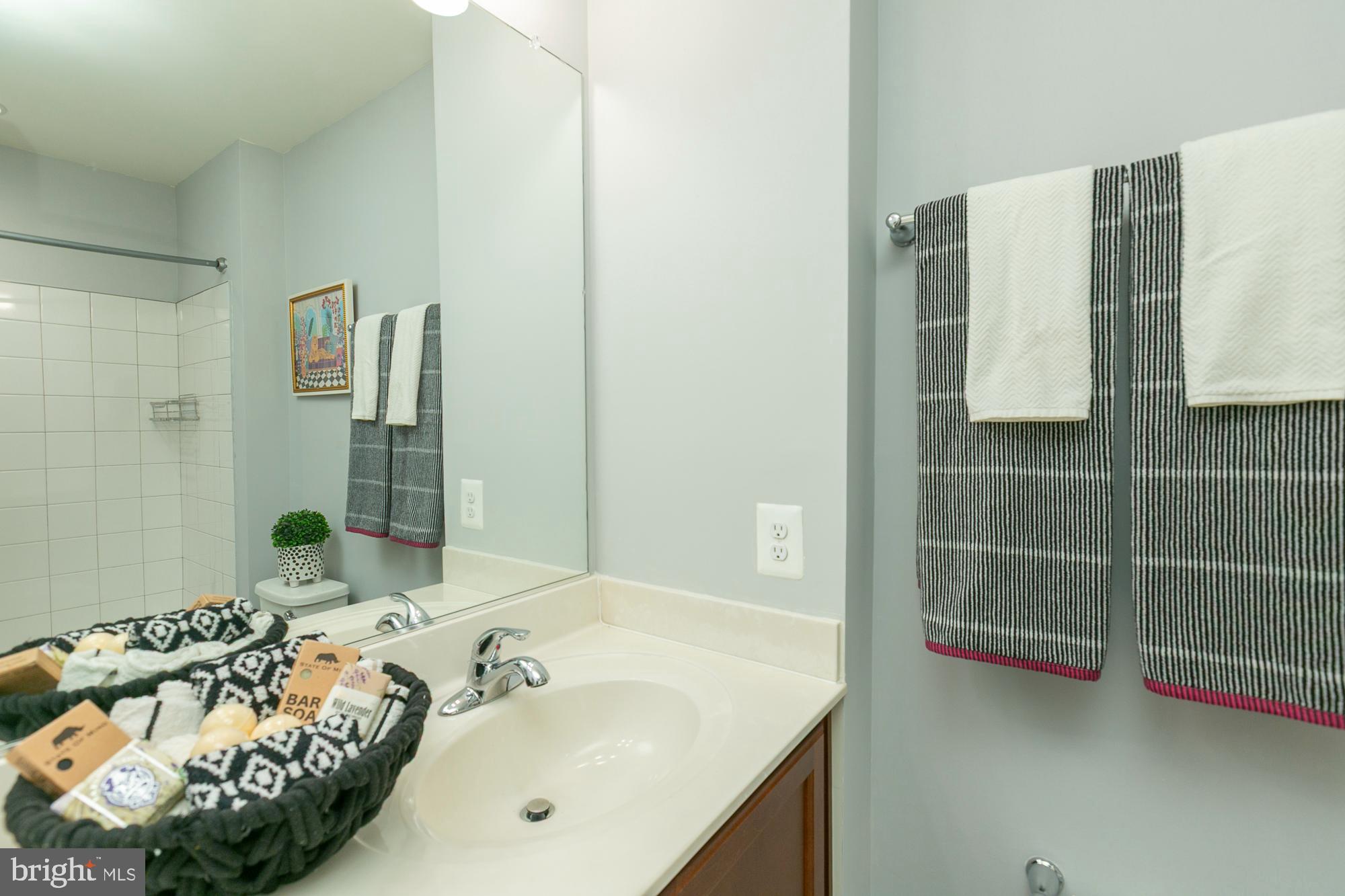 WHISPERING PINES - Residential