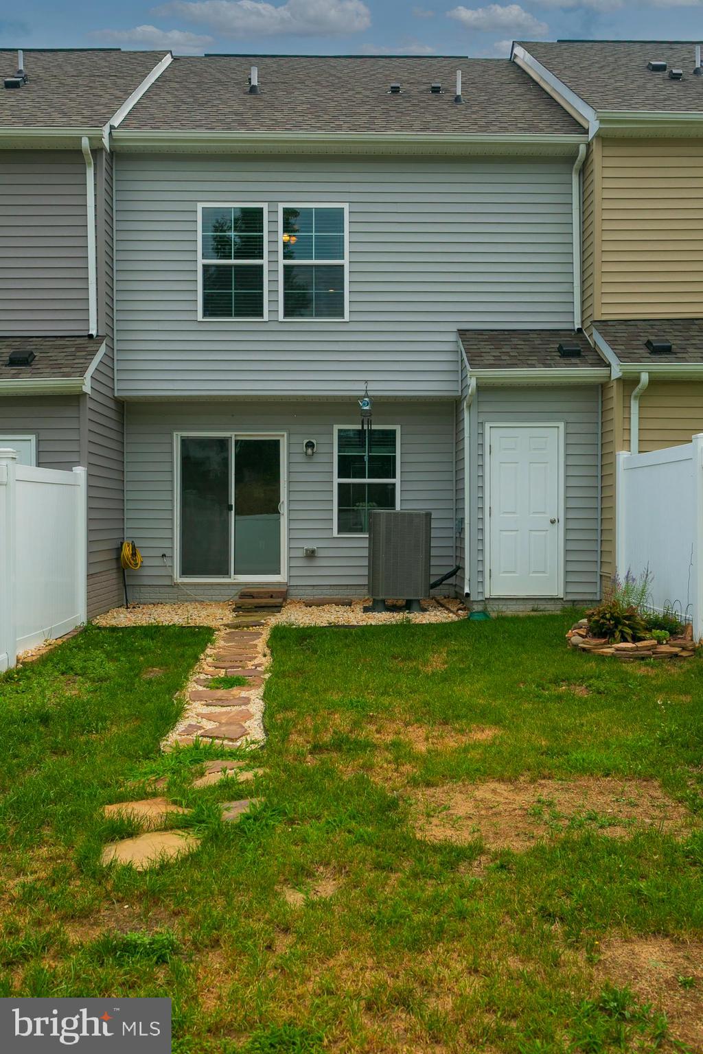 WHISPERING PINES - Residential