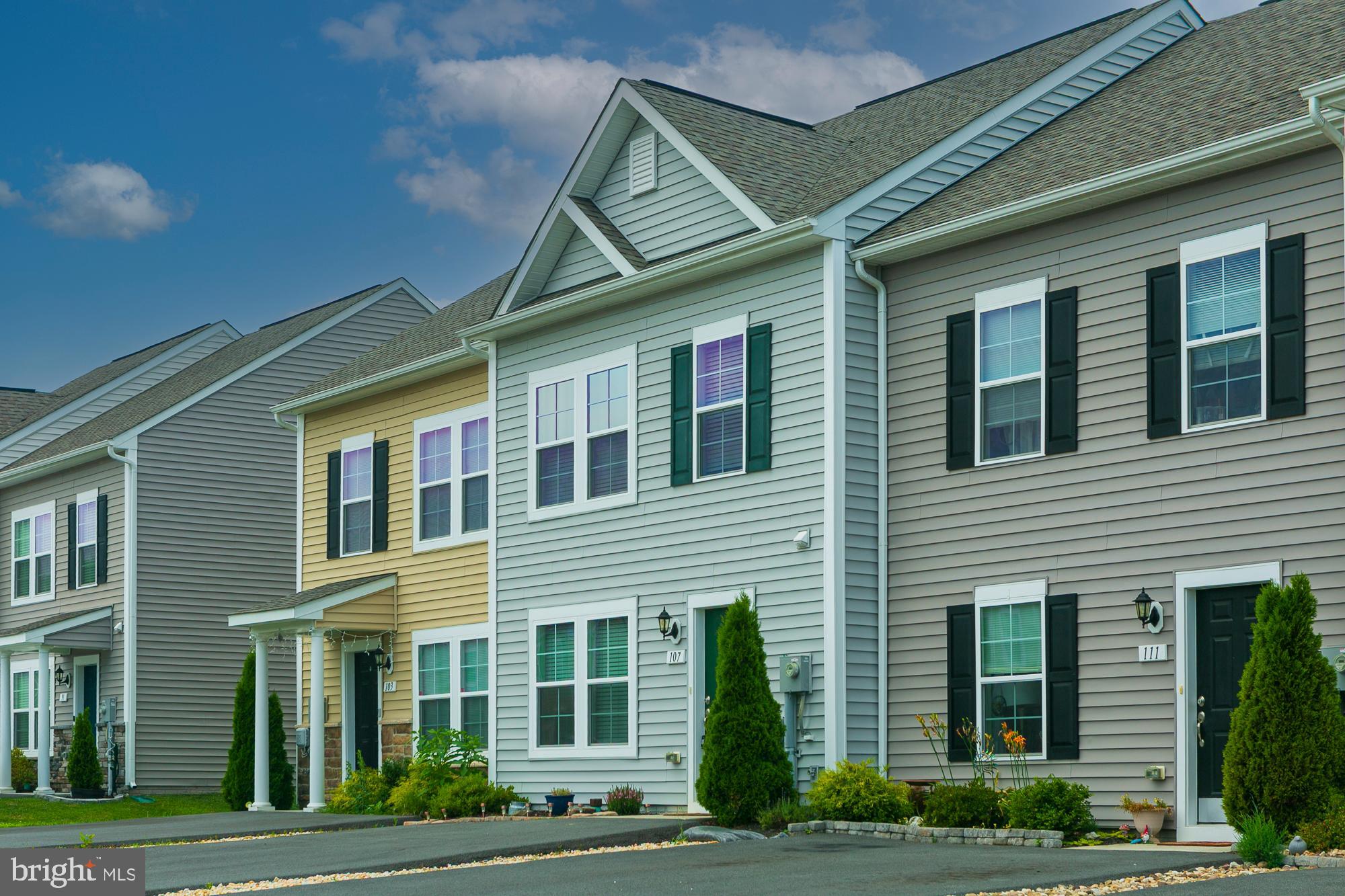 WHISPERING PINES - Residential