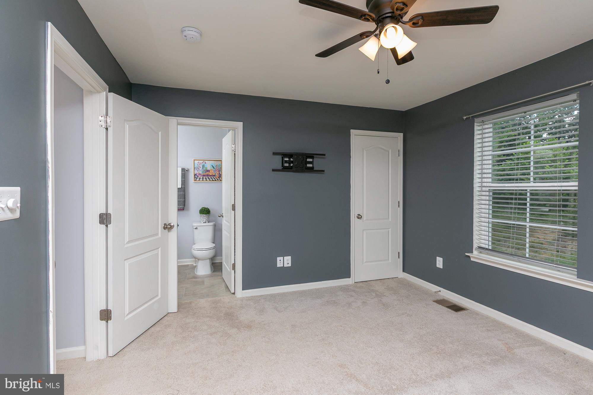 WHISPERING PINES - Residential