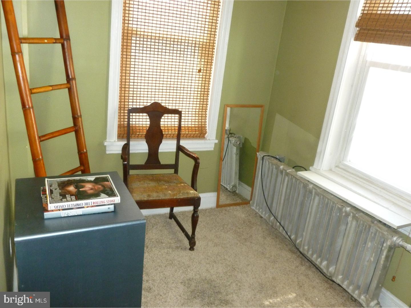 EAST FALLS - Residential Lease