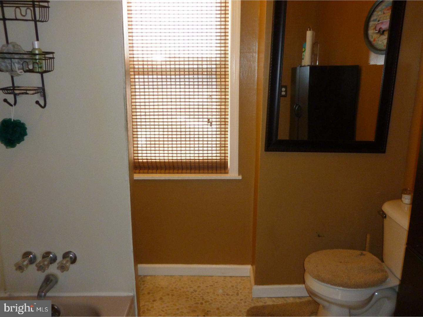 EAST FALLS - Residential Lease