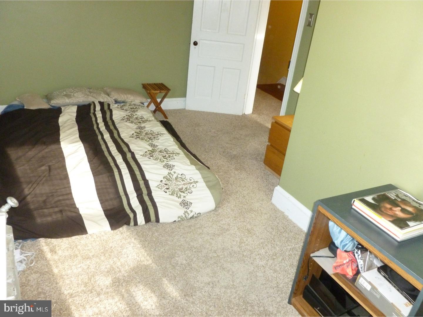 EAST FALLS - Residential Lease