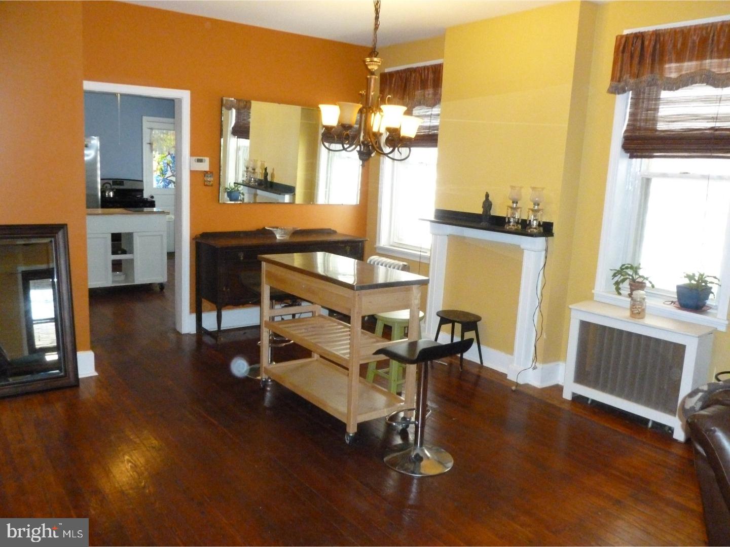 EAST FALLS - Residential Lease