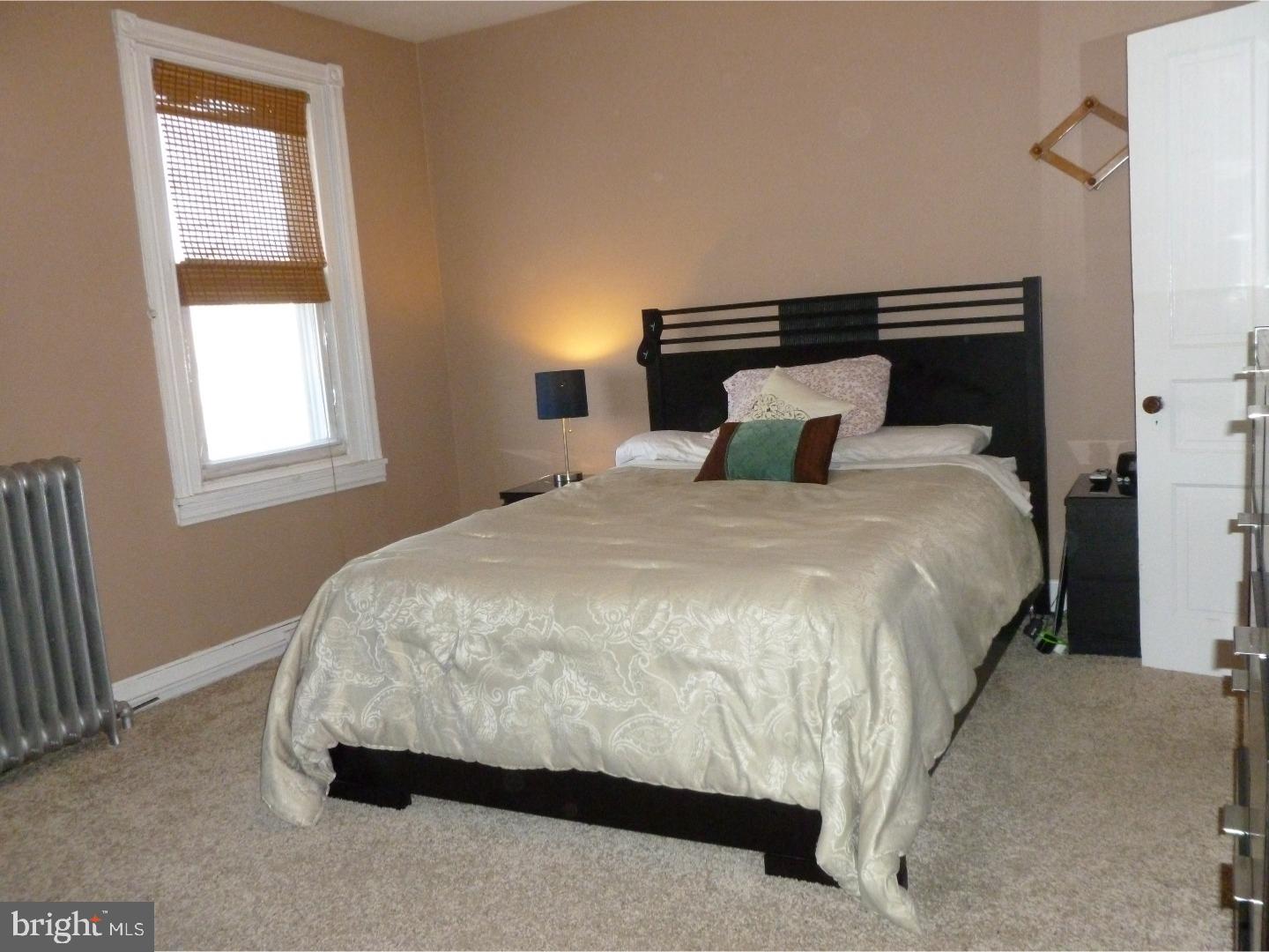 EAST FALLS - Residential Lease