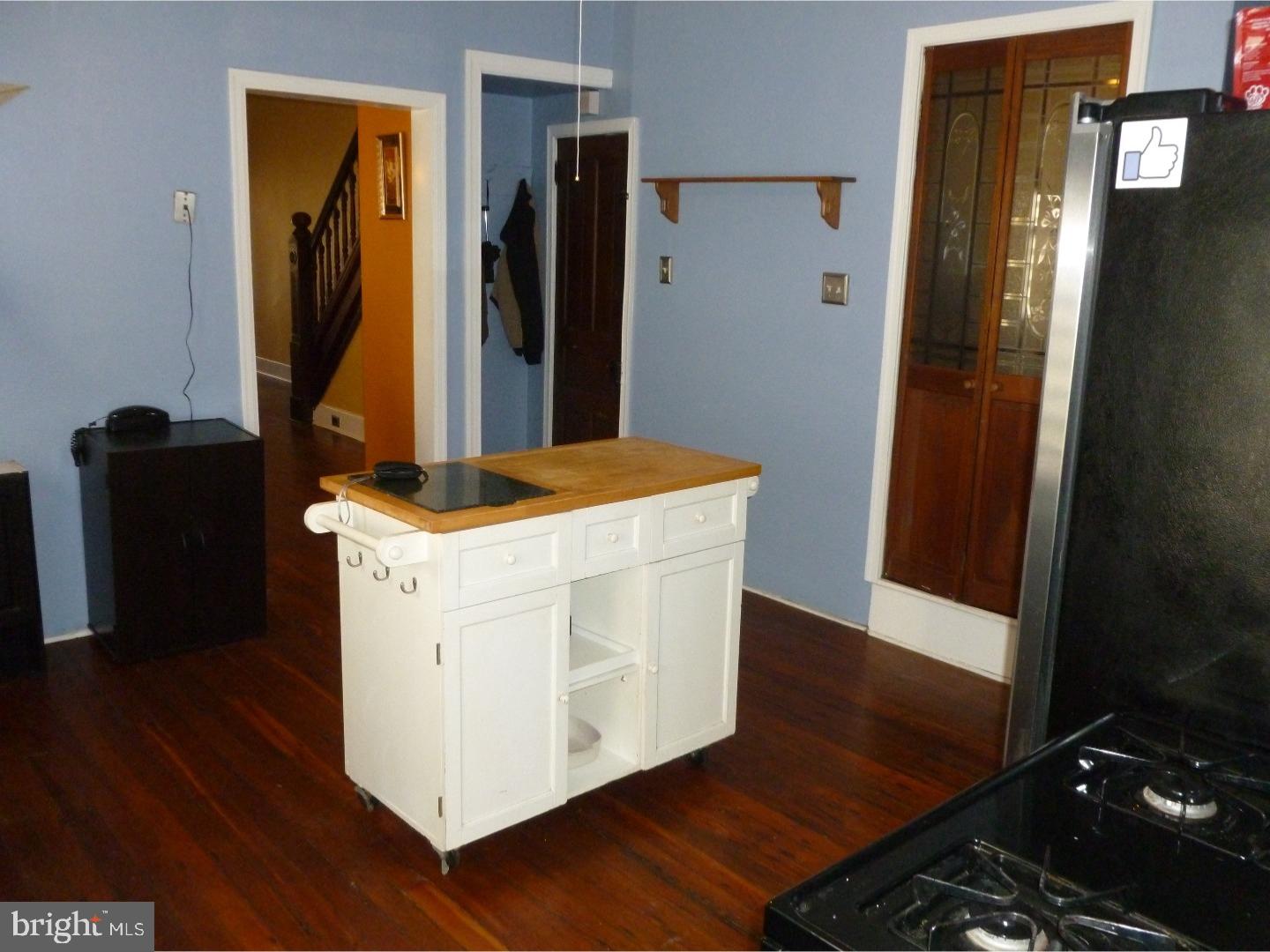 EAST FALLS - Residential Lease