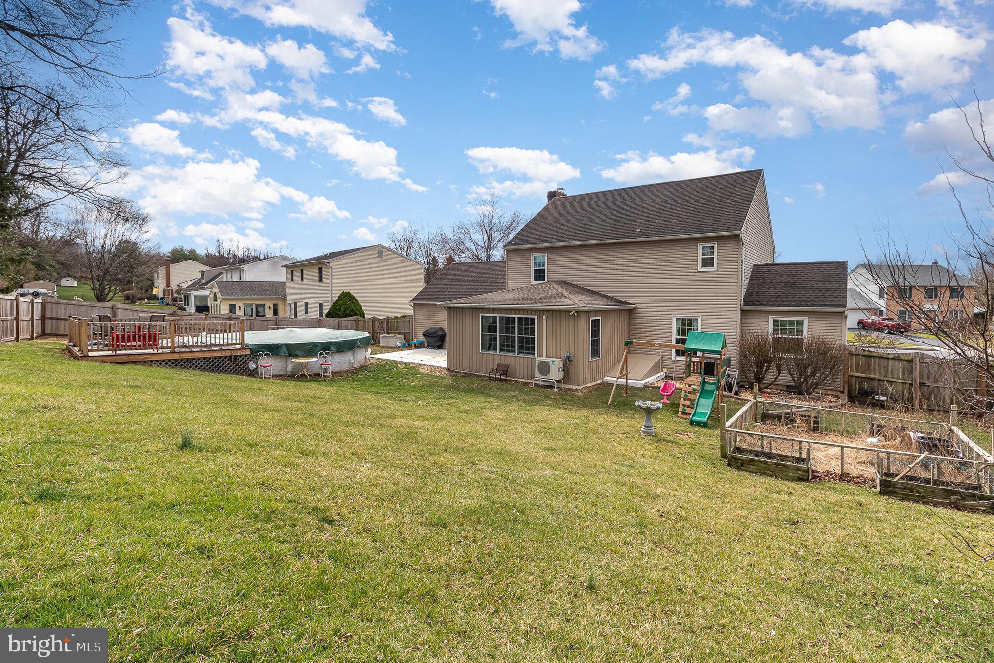 COUNTRY SQUARE - Residential