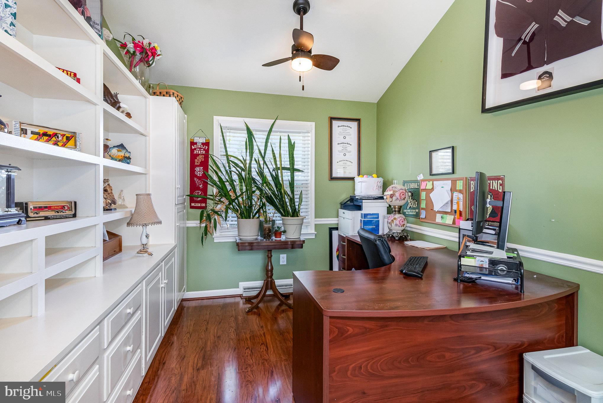 COUNTRY SQUARE - Residential