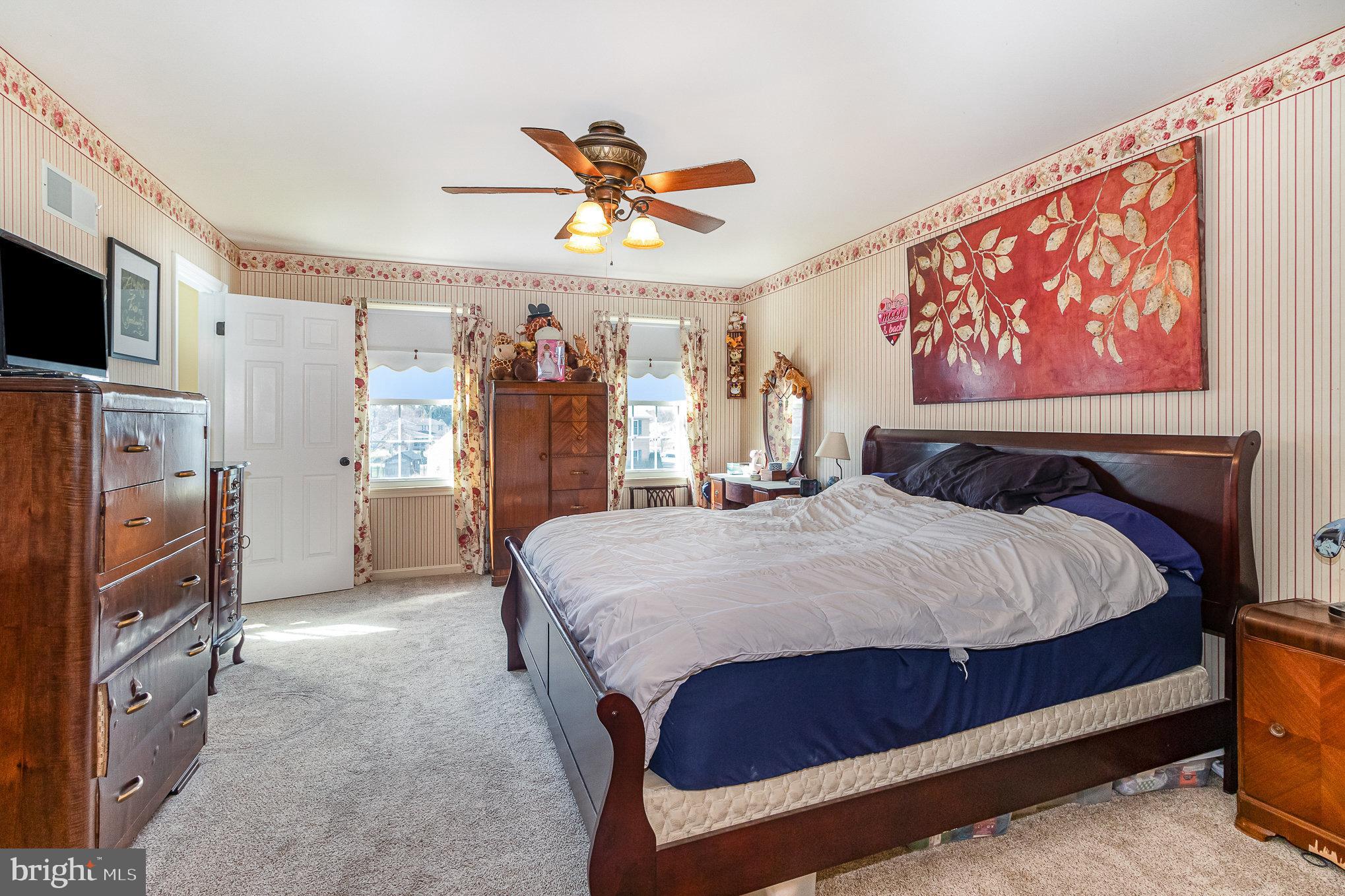 COUNTRY SQUARE - Residential