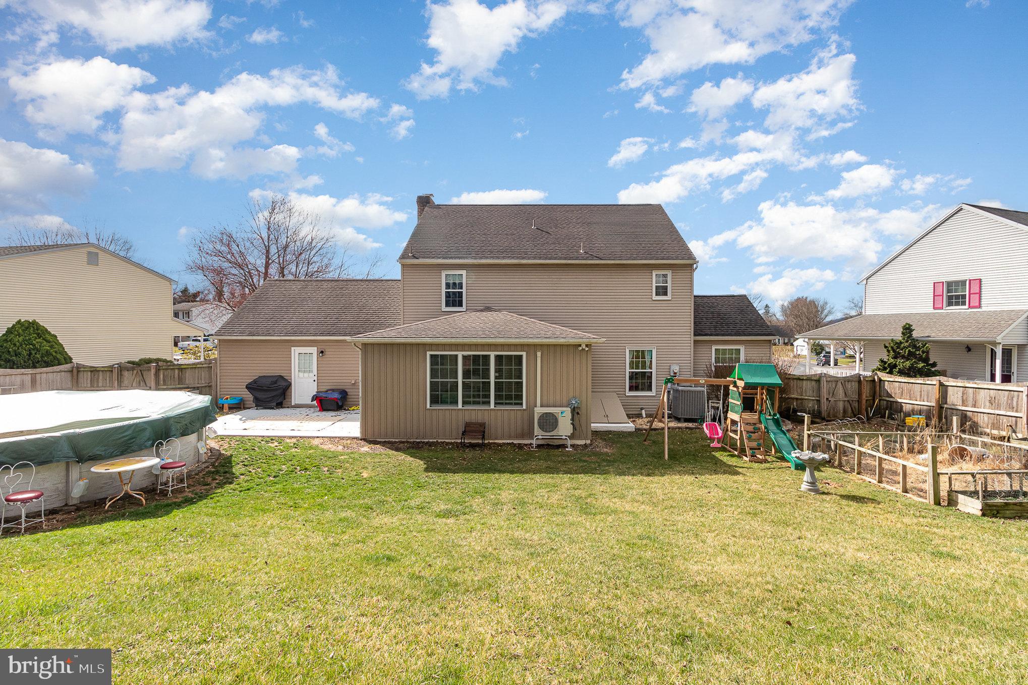 COUNTRY SQUARE - Residential