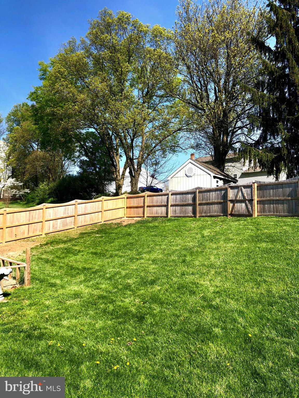 COUNTRY SQUARE - Residential