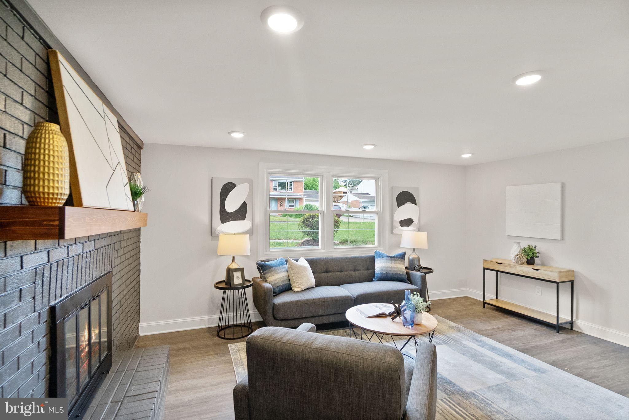 BROOKFIELD - Residential