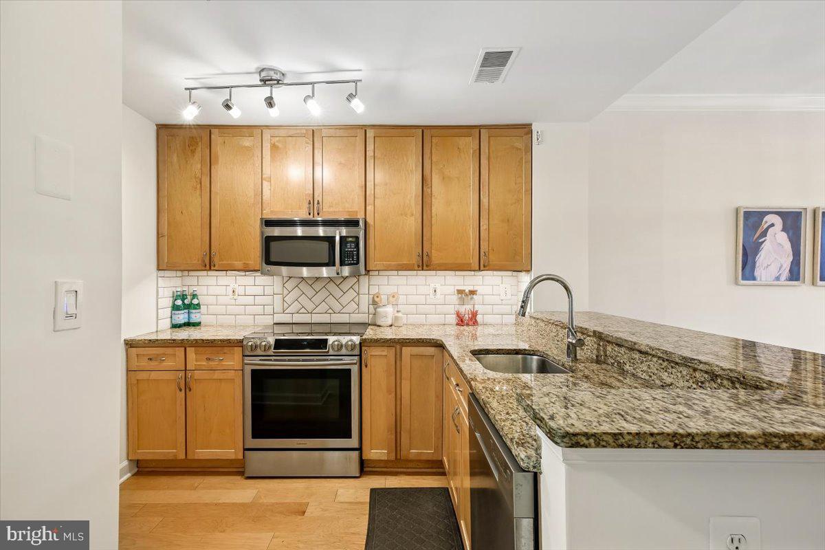 801 PLEASANT DRIVE 80111