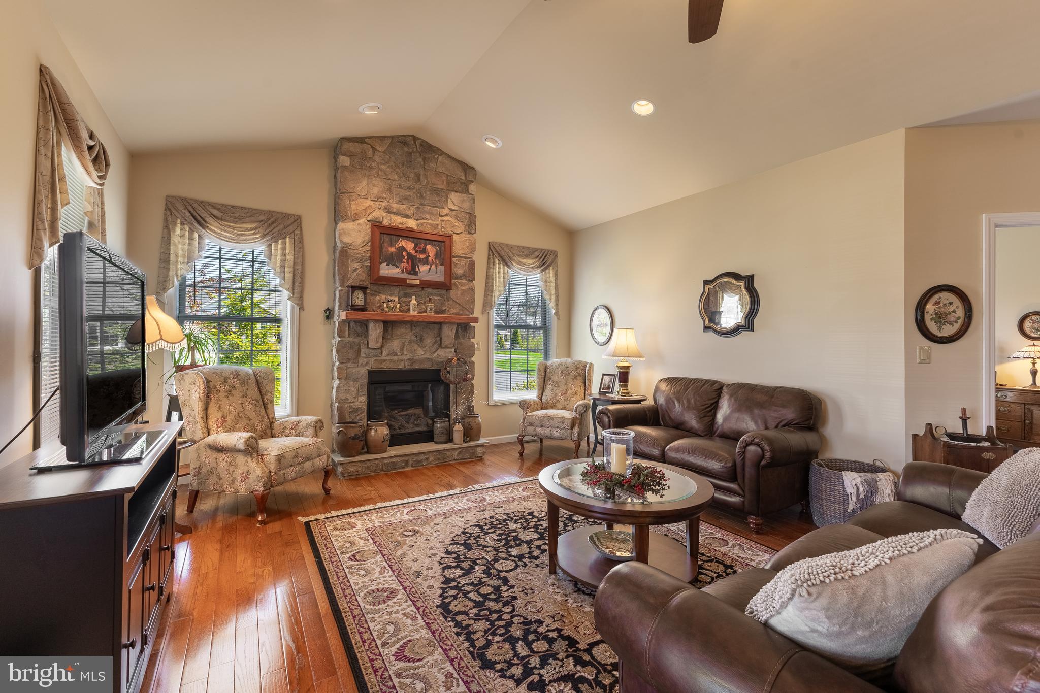 THE GLEN AT PARADISE HILLS - Residential