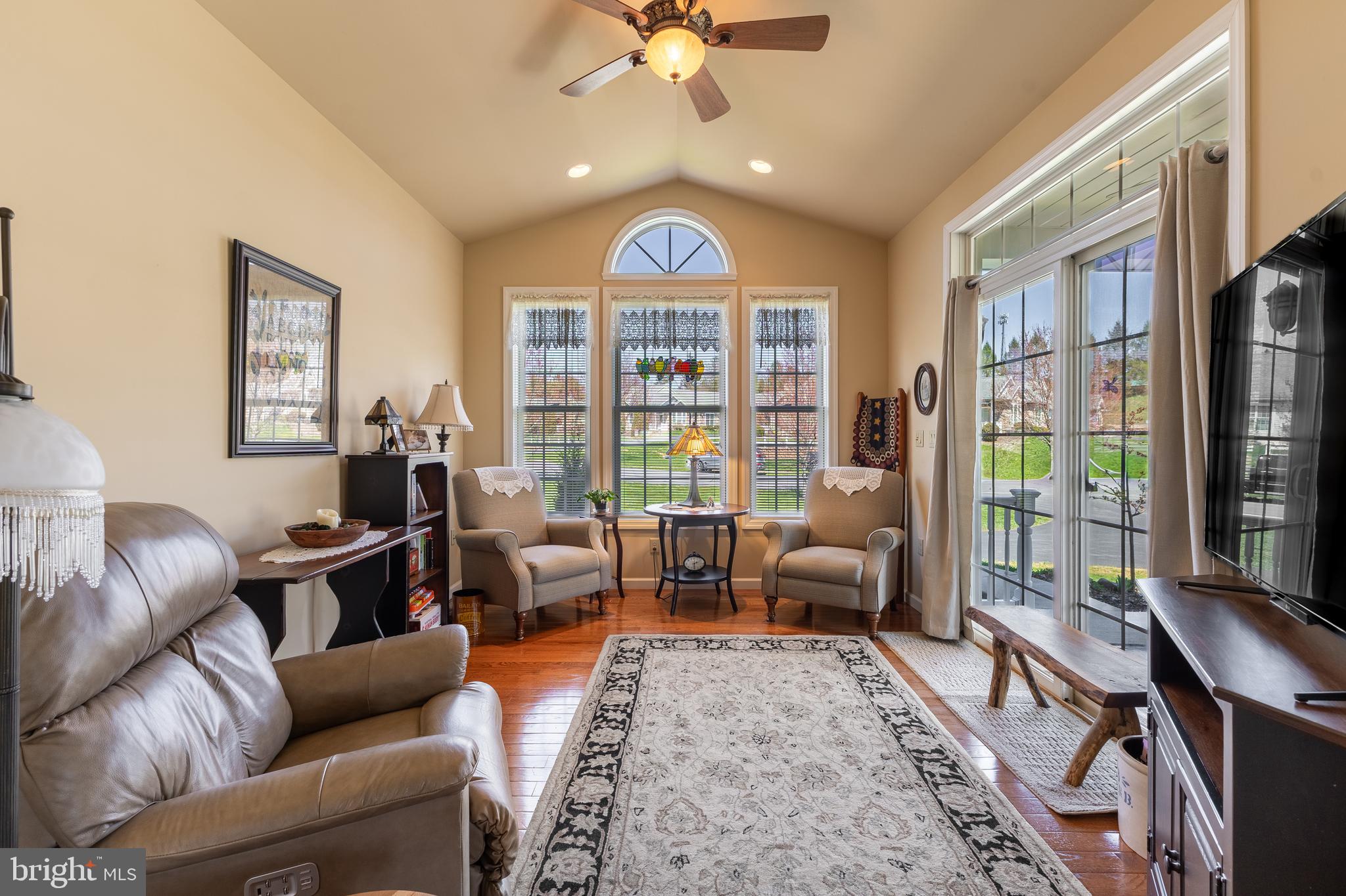 THE GLEN AT PARADISE HILLS - Residential