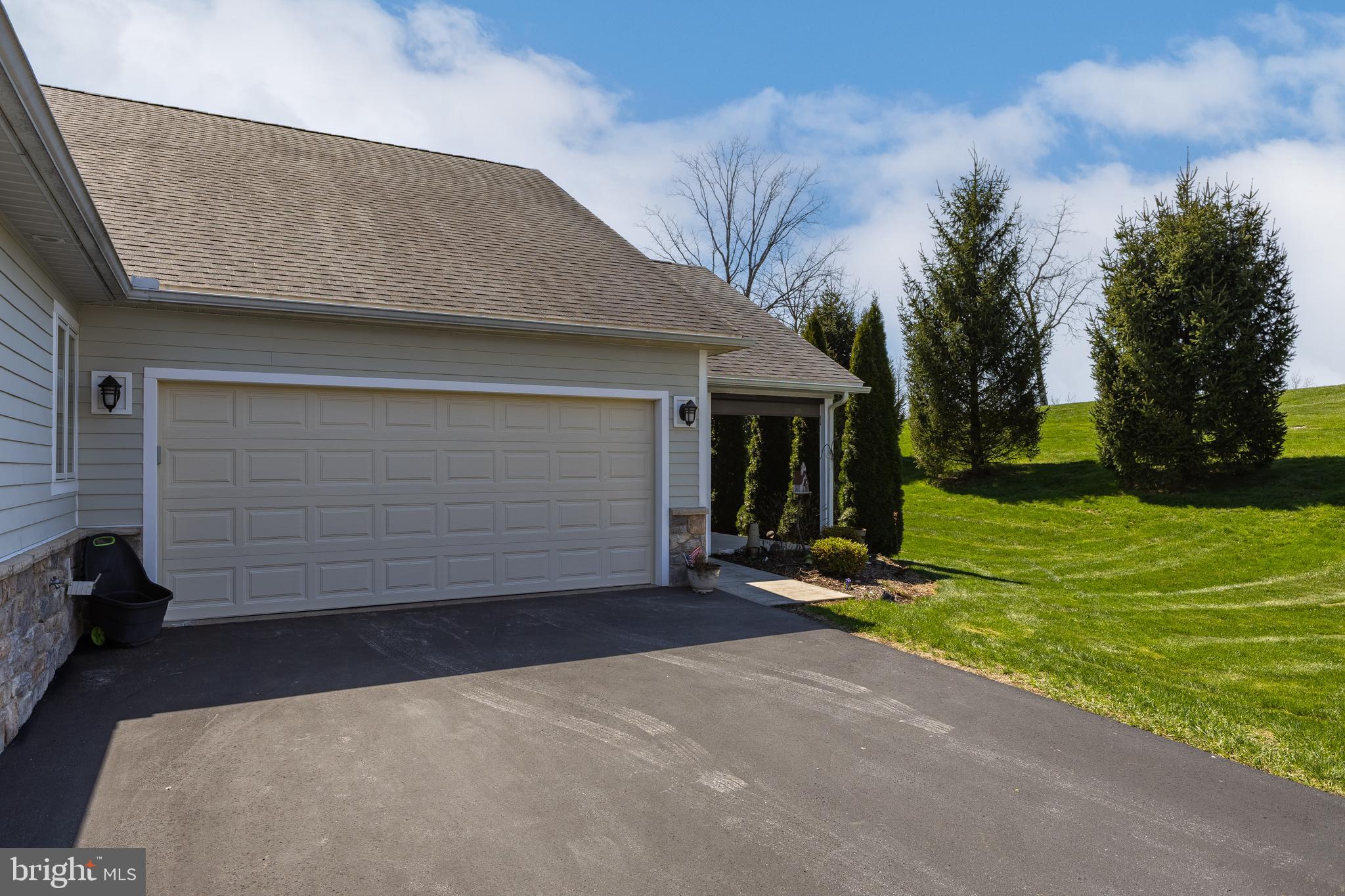 THE GLEN AT PARADISE HILLS - Residential