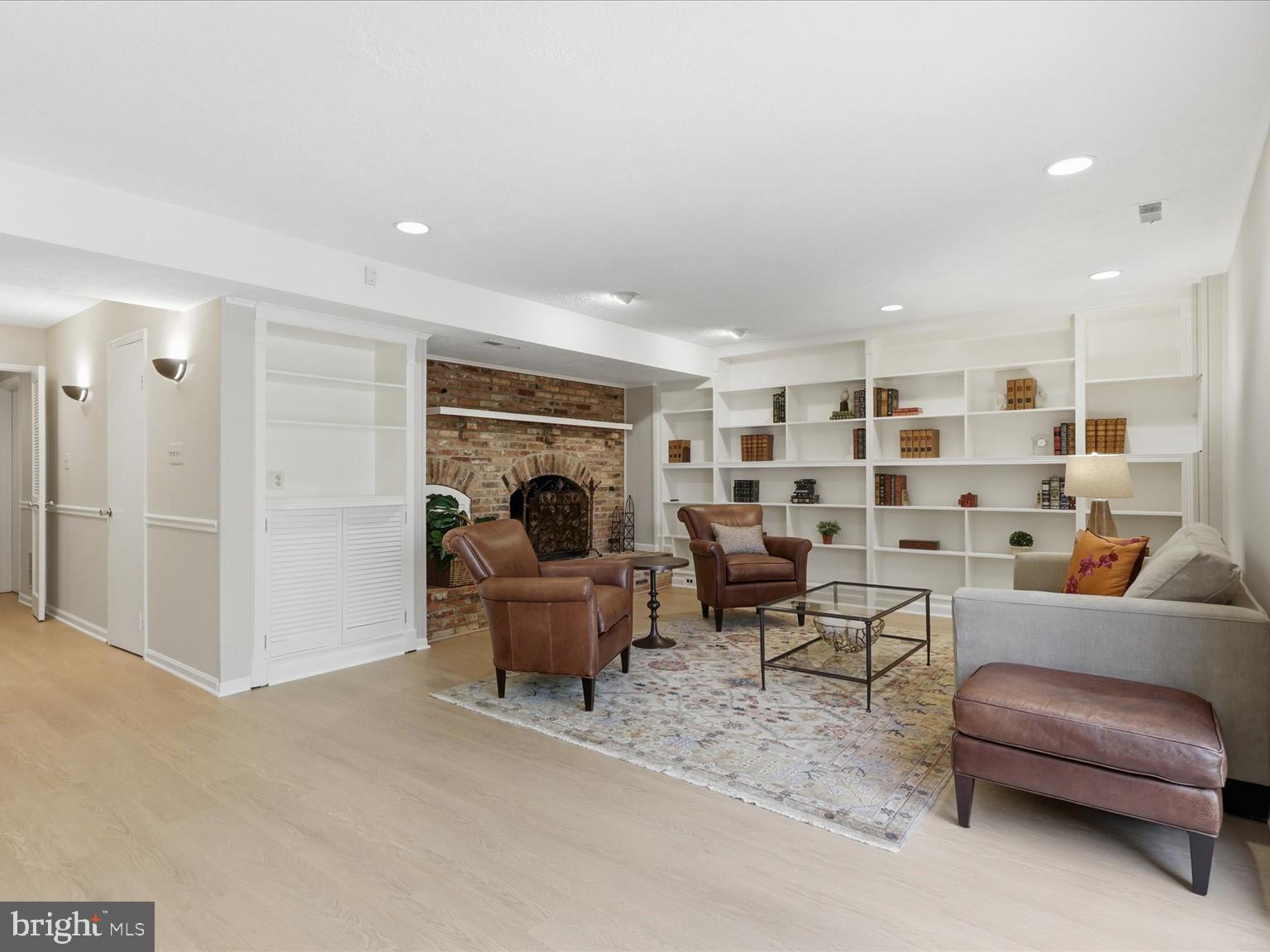 STONEHURST - Residential