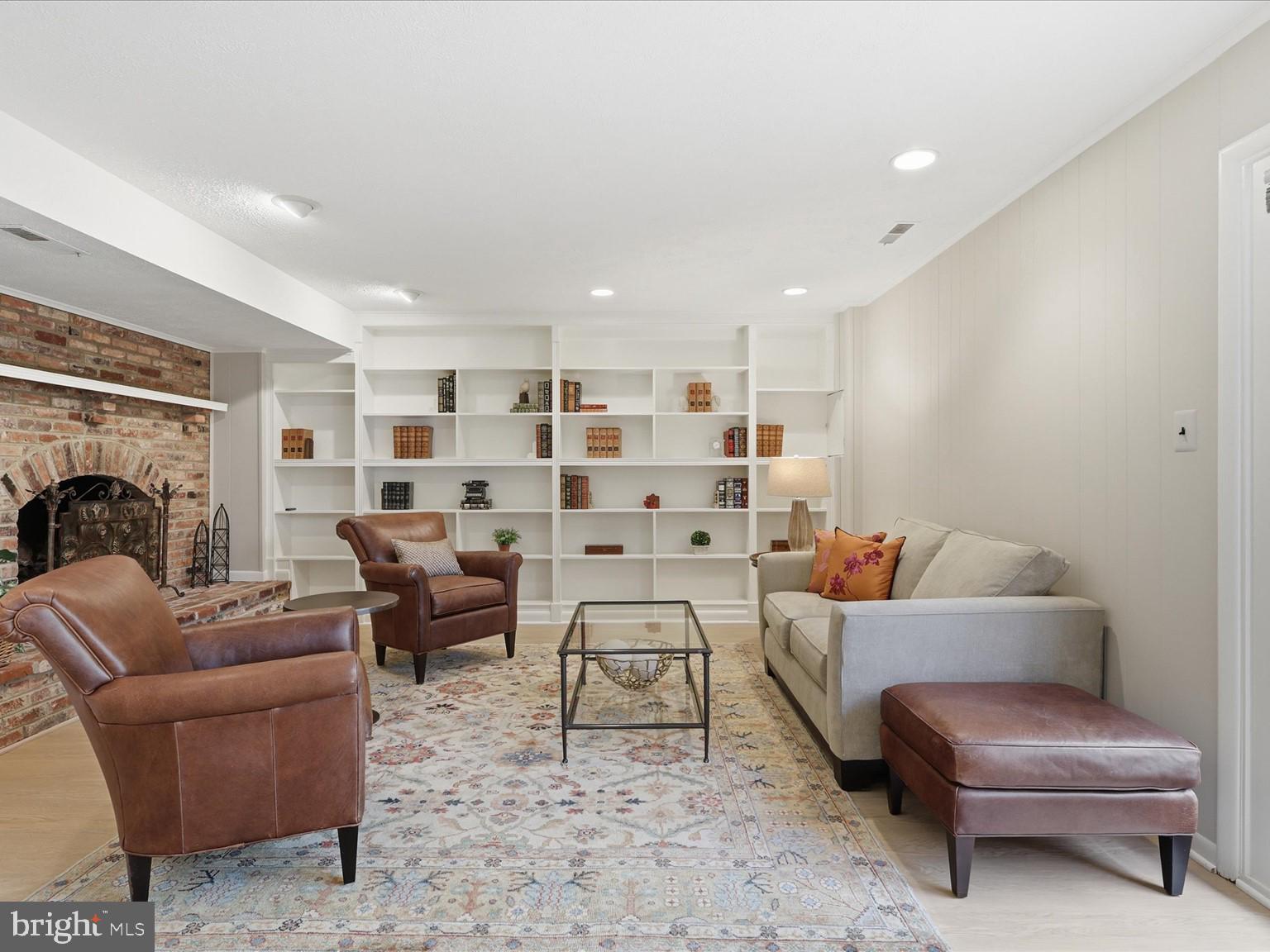 STONEHURST - Residential