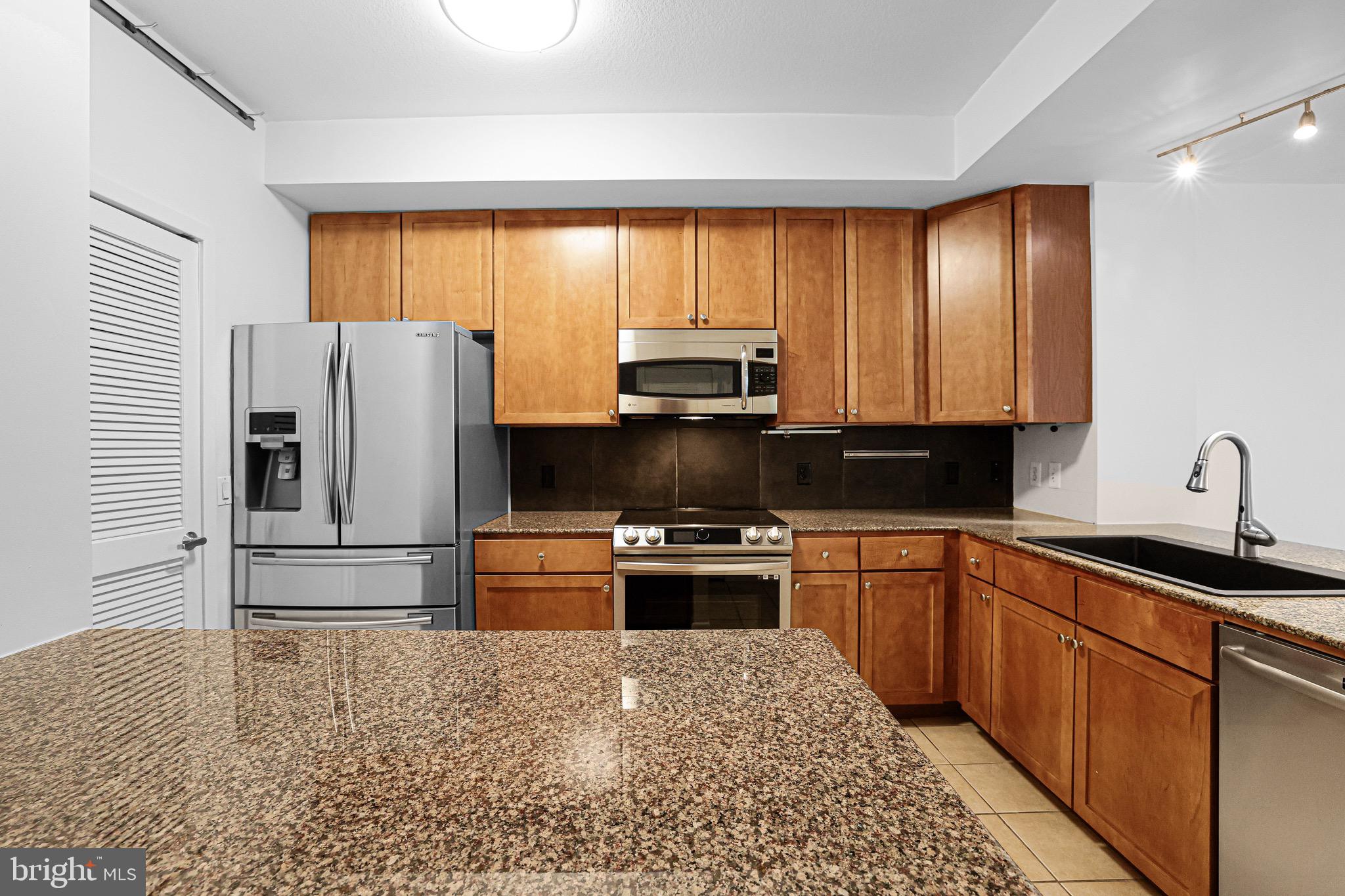 400 MASSACHUSETTS AVENUE NW 405