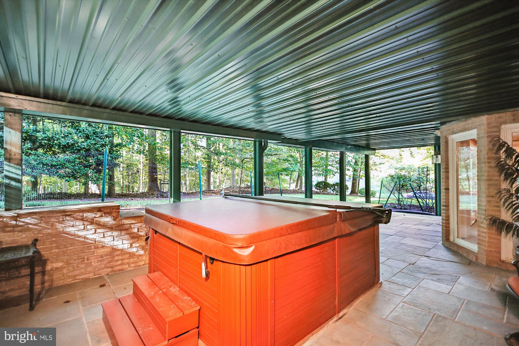 FALCONHURST - Residential Lease