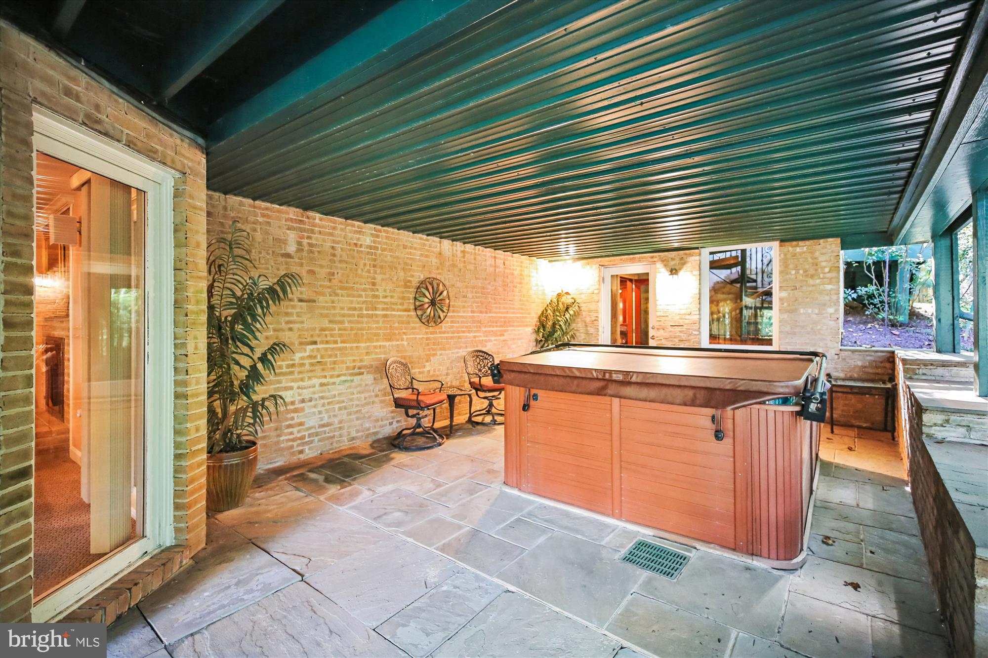 FALCONHURST - Residential Lease