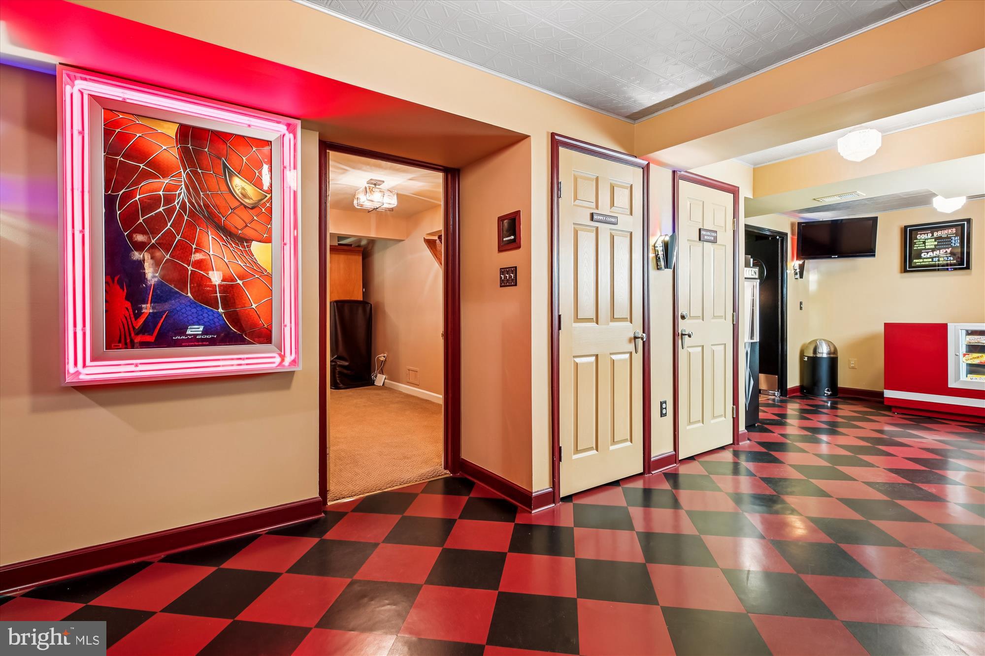 FALCONHURST - Residential Lease